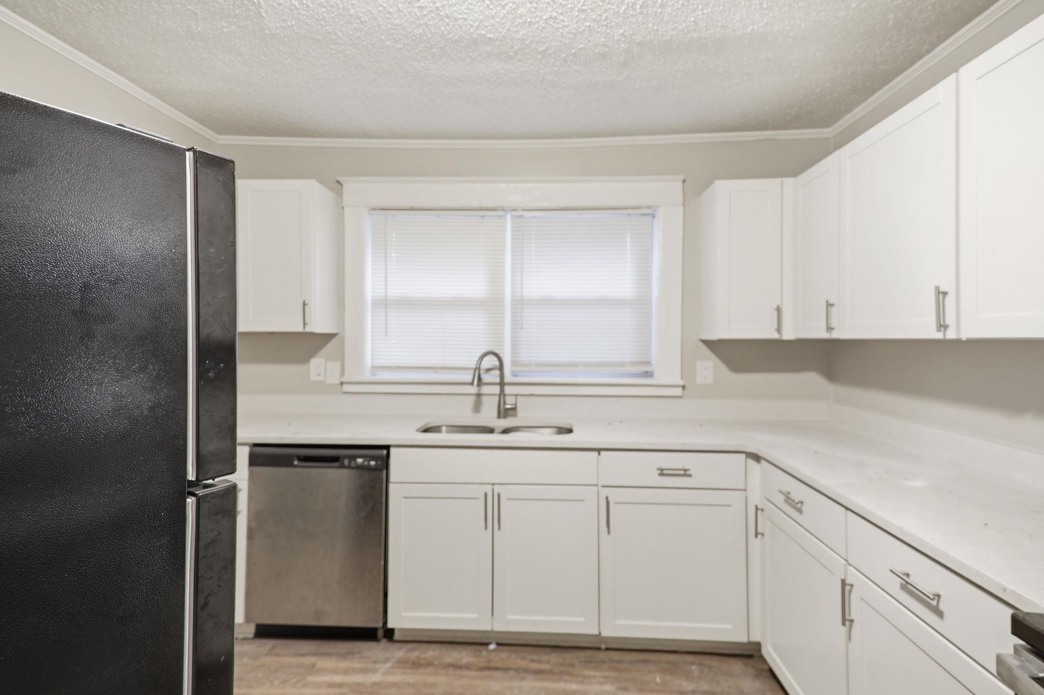 570 Marianna St Property Photo 4