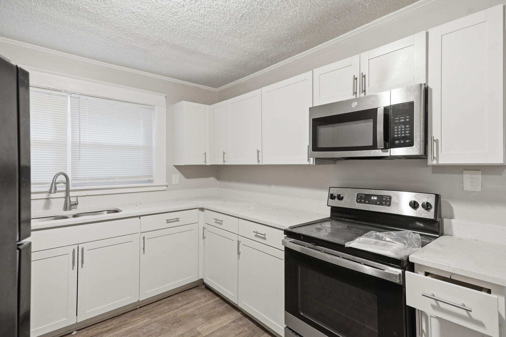 570 Marianna St Property Photo 5
