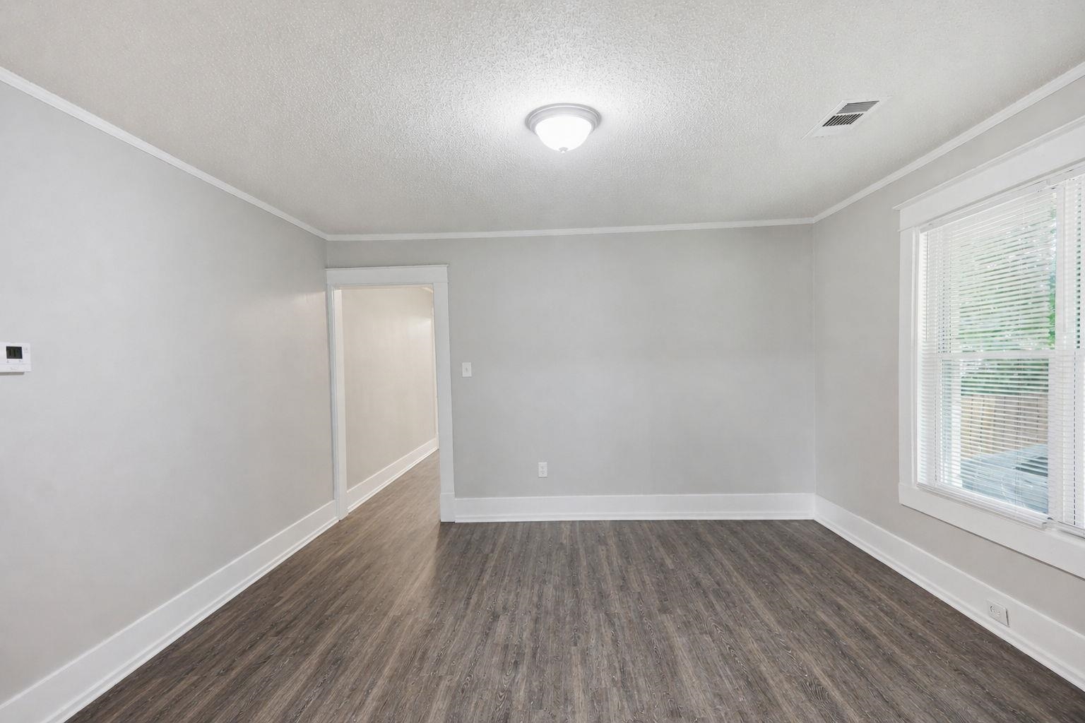 570 Marianna St Property Photo 6