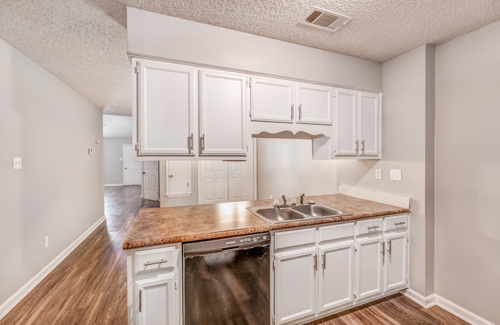 3612 Sunray Cv Property Photo 7