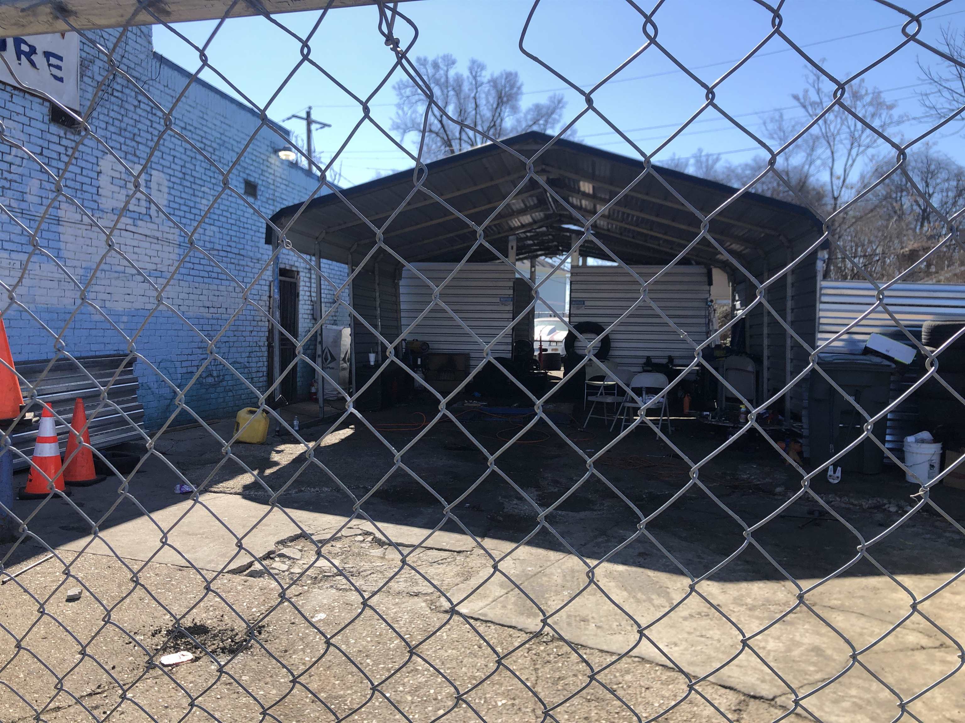 1037 Jackson Ave Property Photo 3