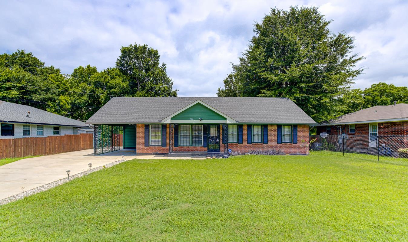 1744 Goodhaven Dr Property Photo 3