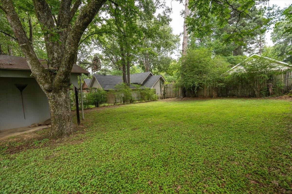 670 Peterson Lake Rd Property Photo 32