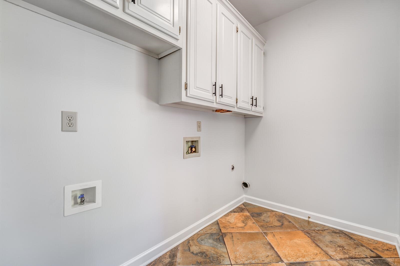 9426 Alex Dickson Cv Property Photo 25