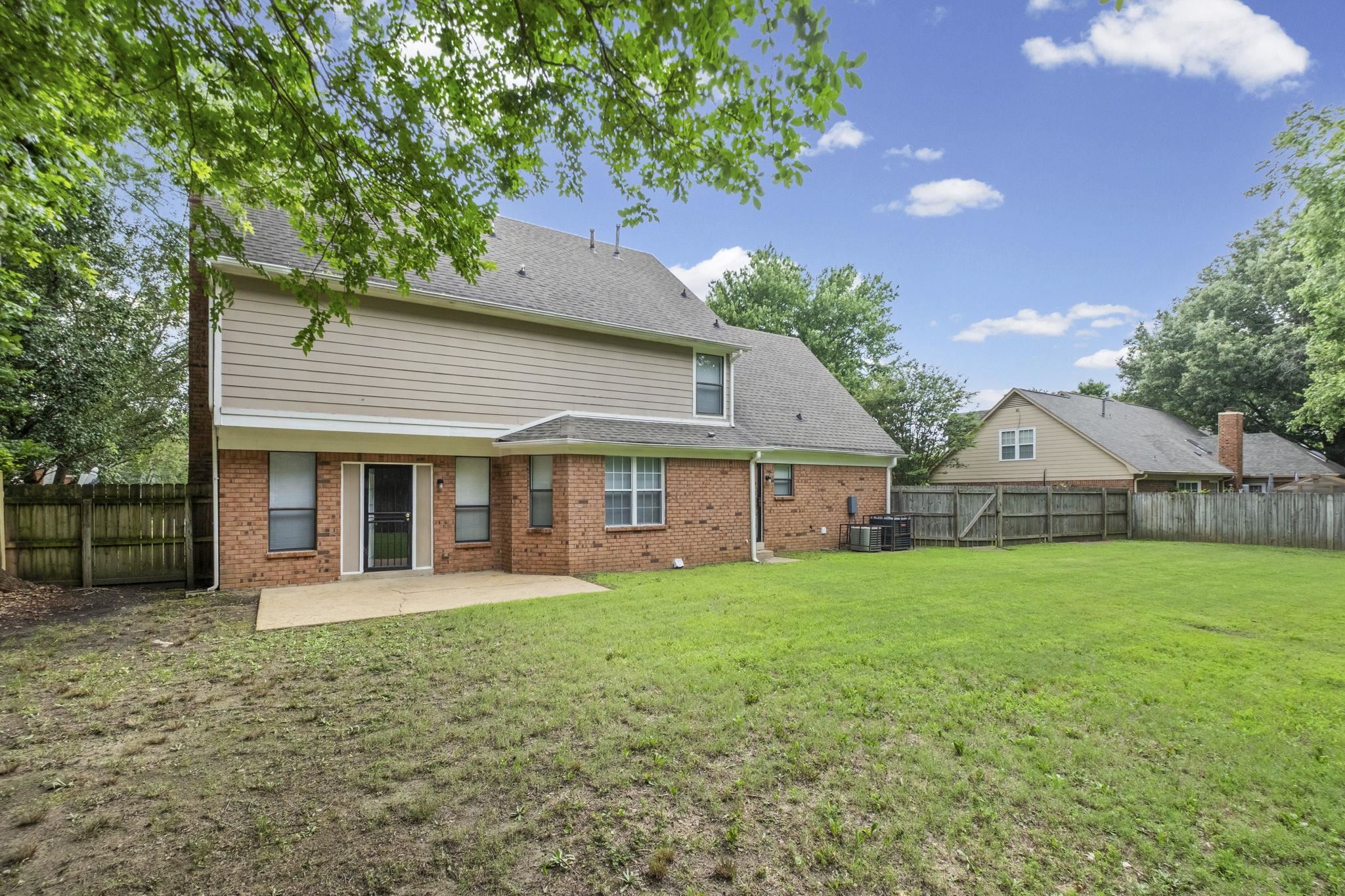 3990 Clubview Dr Property Photo 22