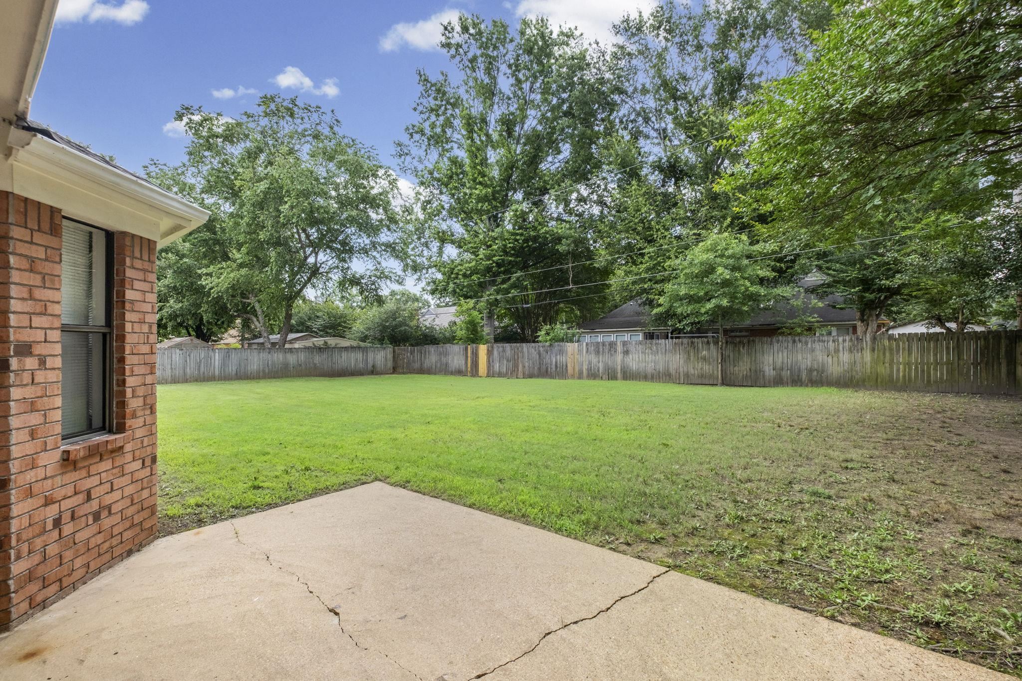 3990 Clubview Dr Property Photo 23
