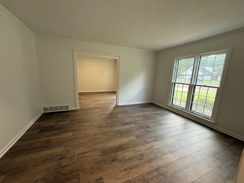 7637 Cross Village Dr Property Photo 5
