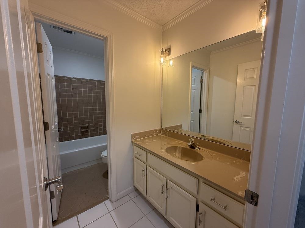 7637 Cross Village Dr Property Photo 24