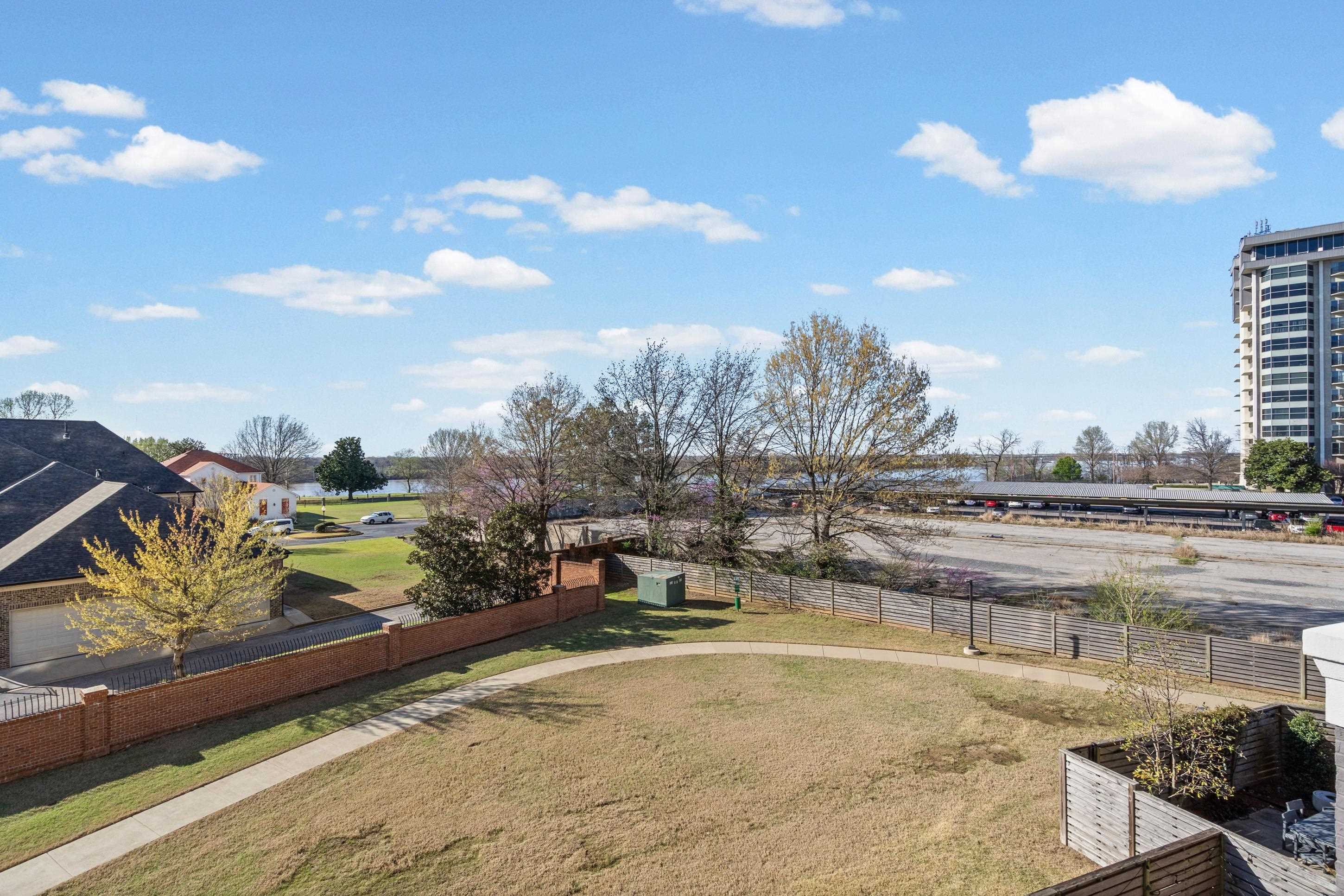 717 Riverside Dr 307 Property Photo 18