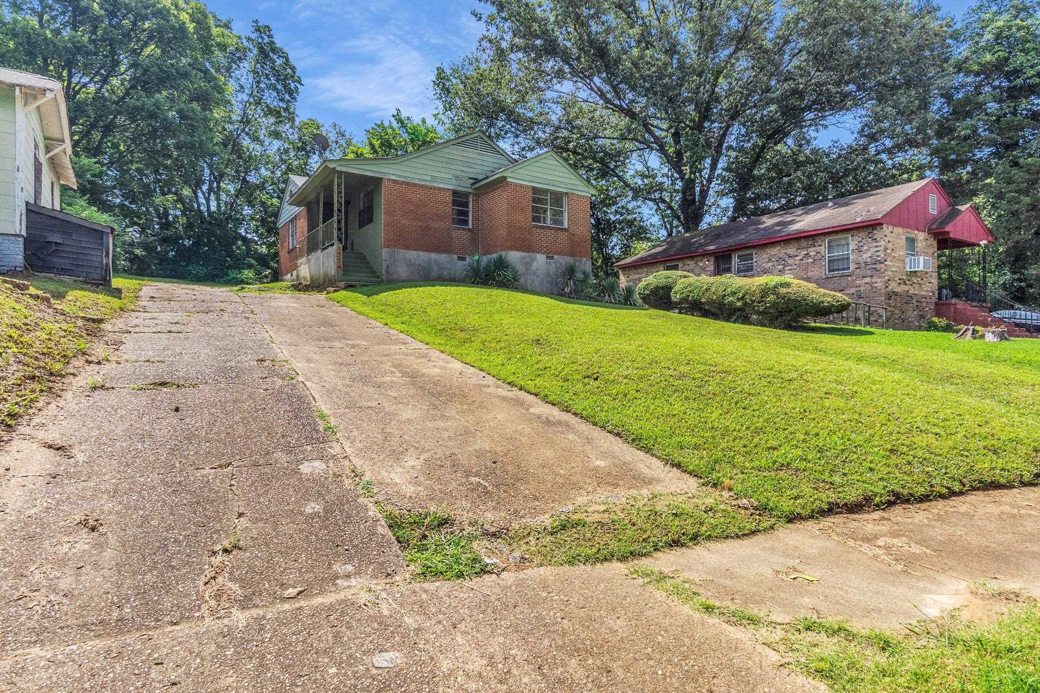 1574 Leland St Property Photo 2