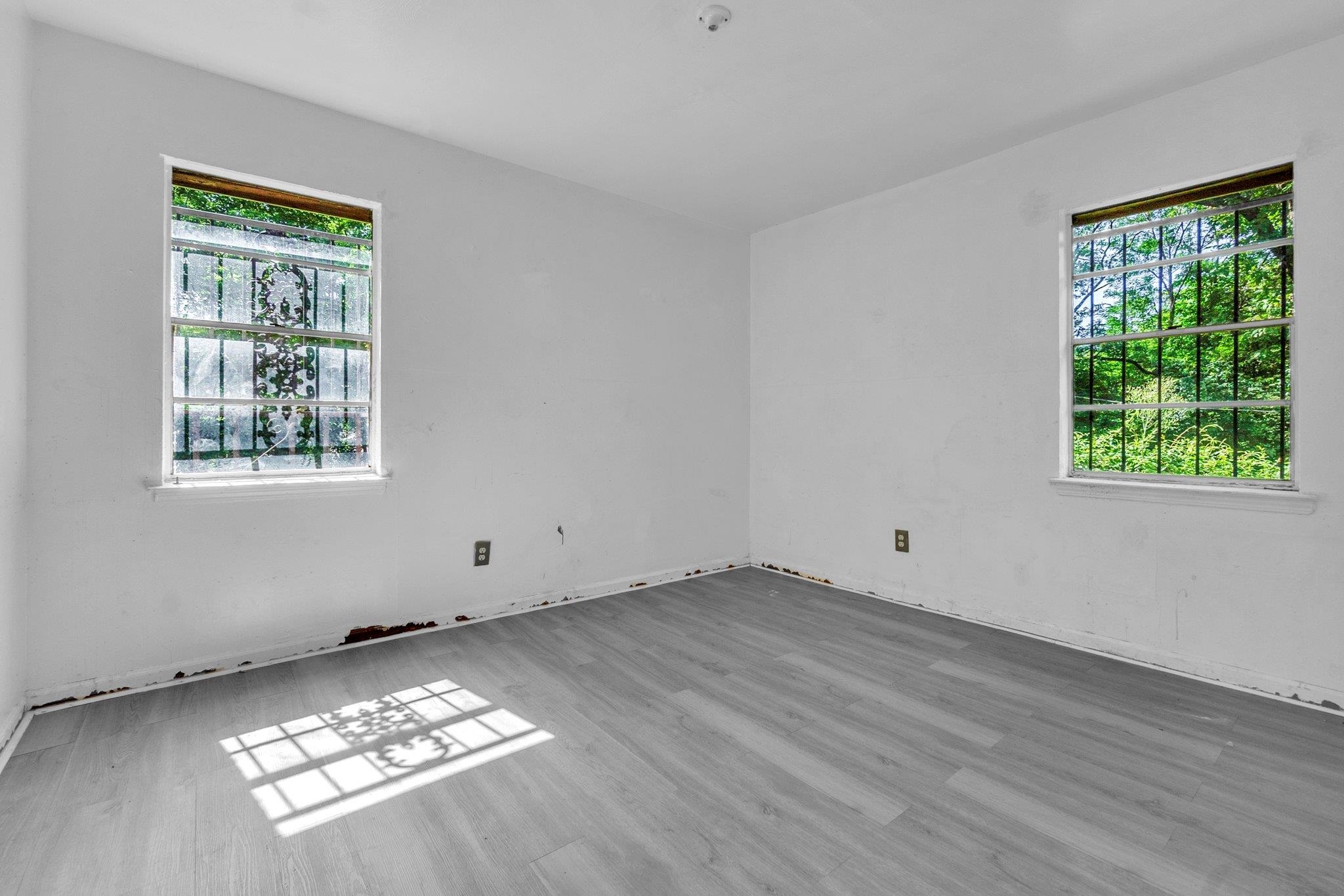 1574 Leland St Property Photo 4