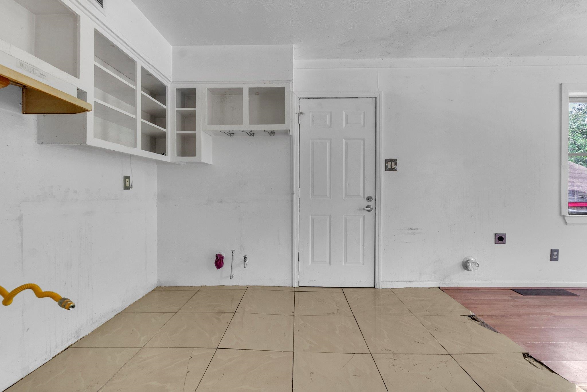 1574 Leland St Property Photo 13
