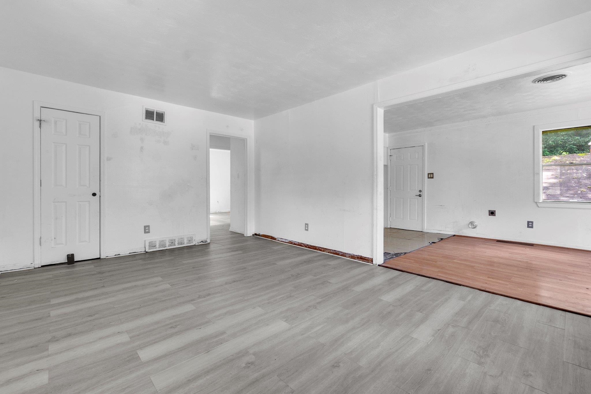 1574 Leland St Property Photo 16