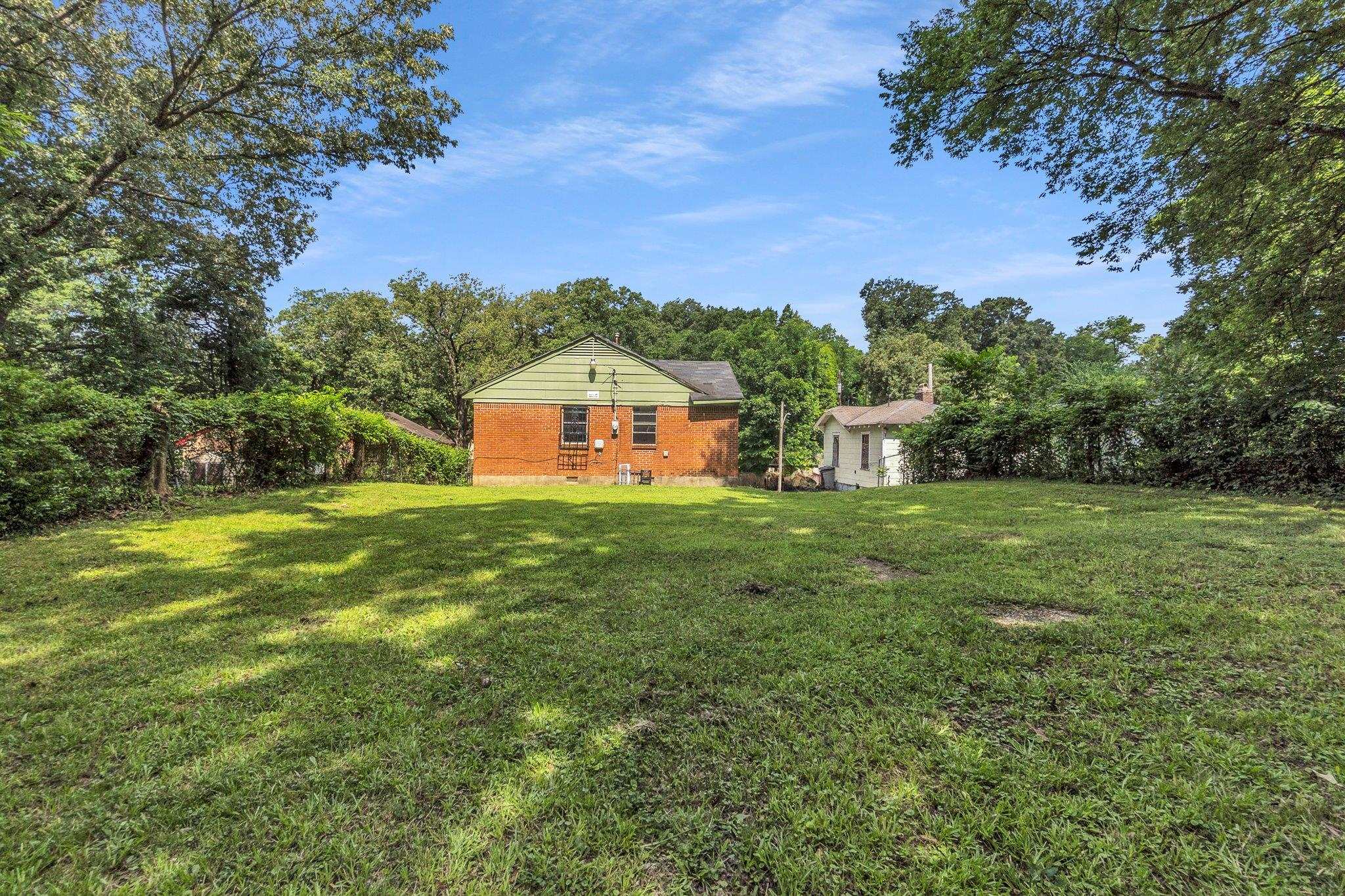 1574 Leland St Property Photo 18