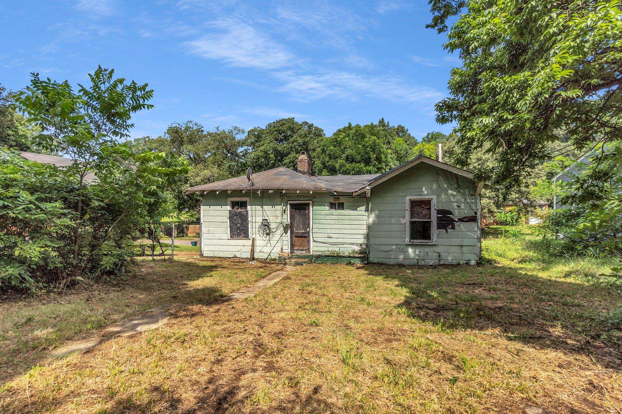 1570 Leland St Property Photo 4
