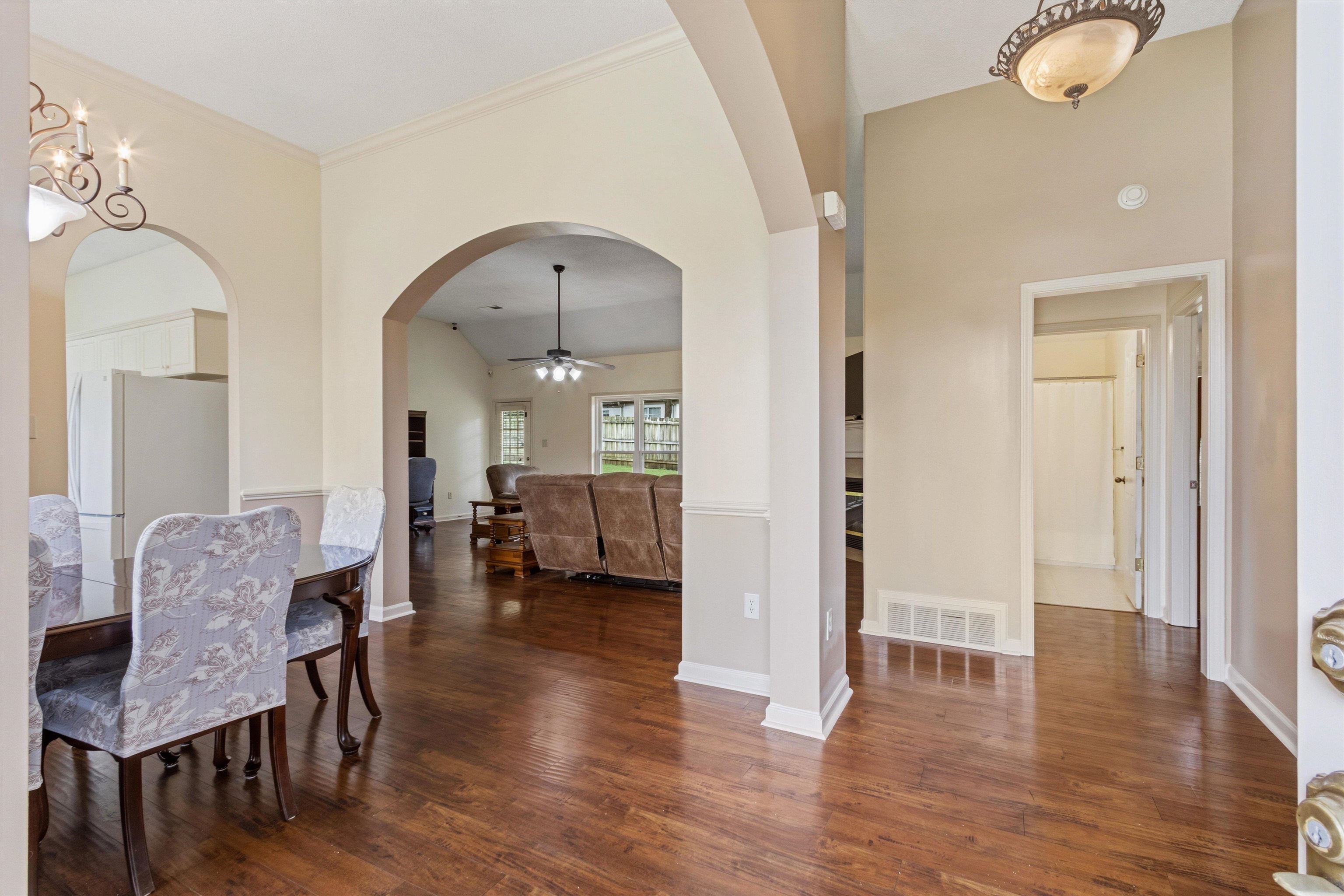 12311 Afton Pl Property Photo 5
