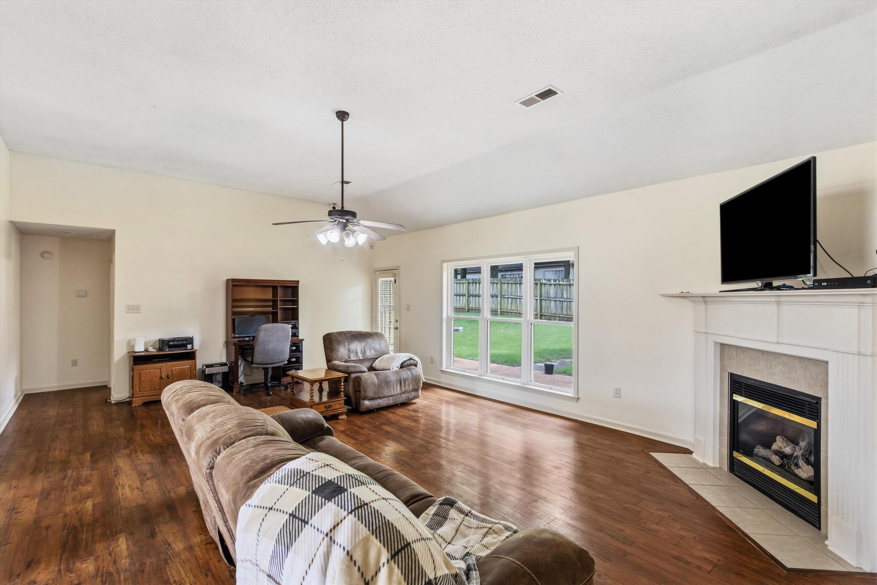 12311 Afton Pl Property Photo 9