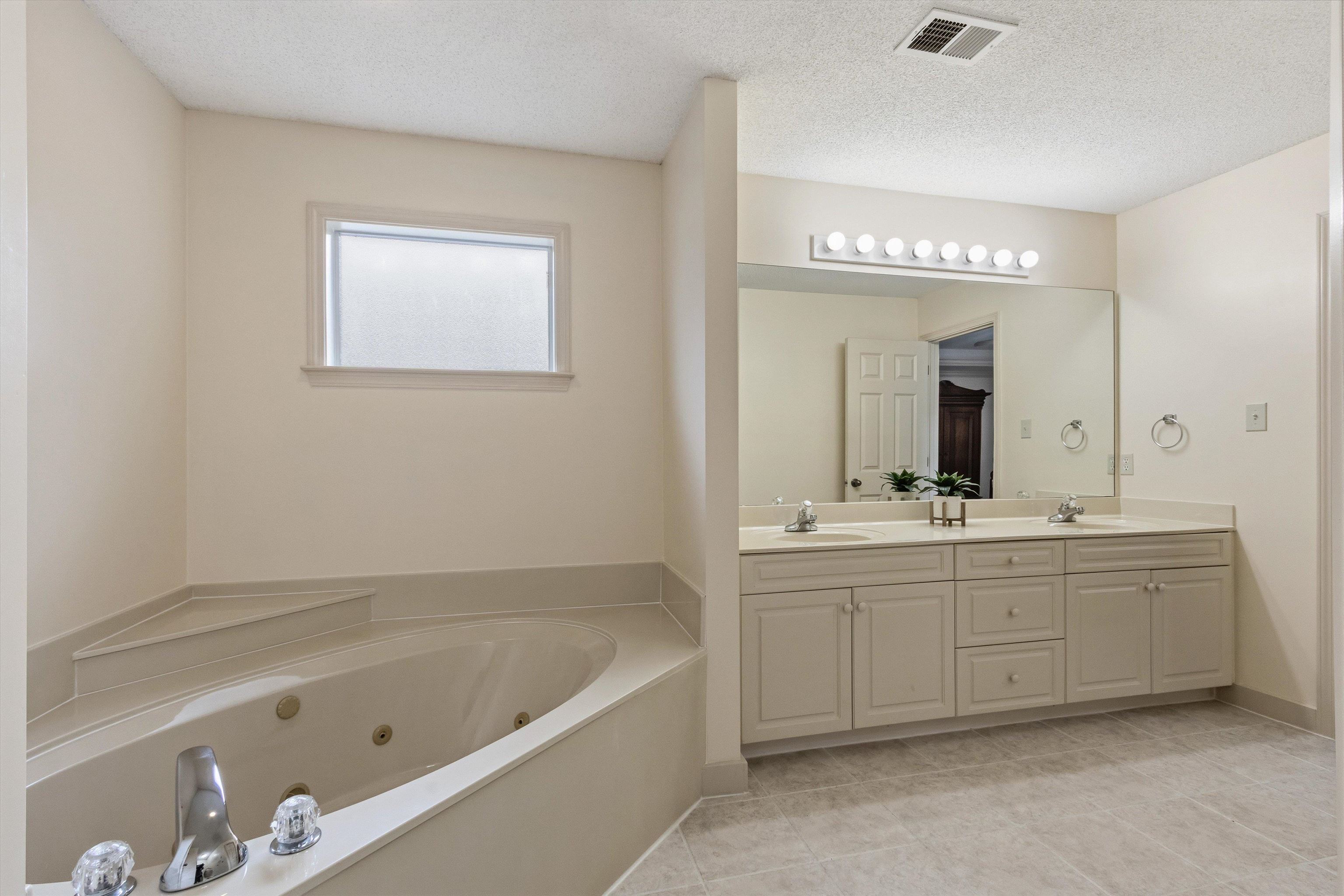 12311 Afton Pl Property Photo 21