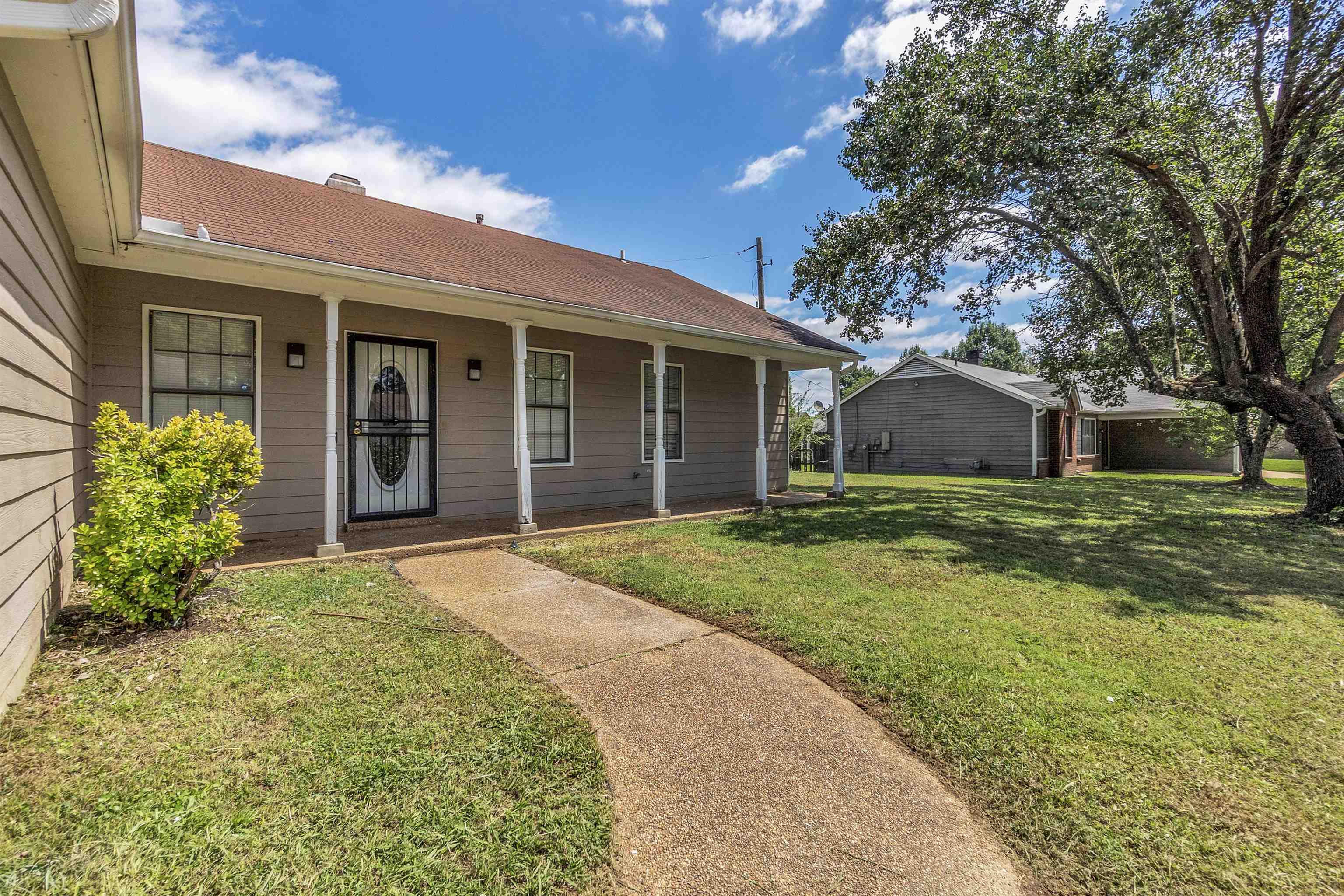 7164 Peppermill Ln Property Photo 3