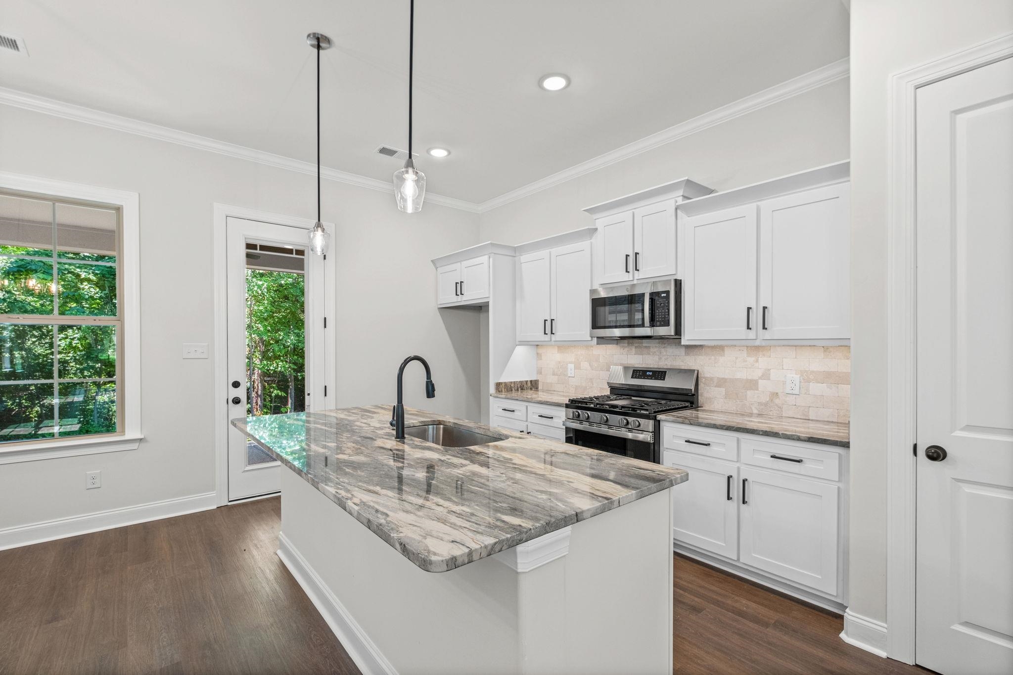 7299 Winterbrook Ln Property Photo 8