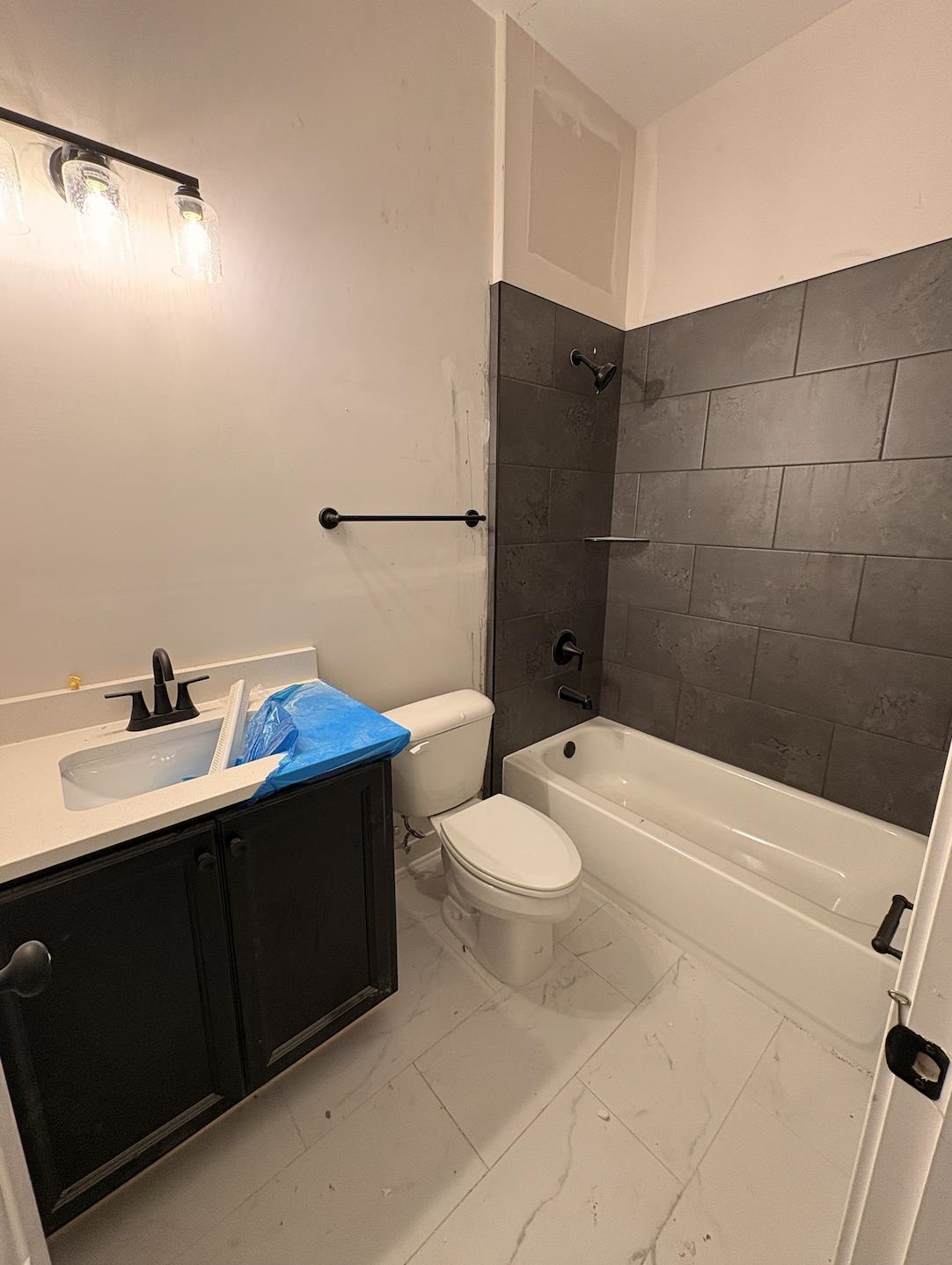 5017 Jon Oak Cv Property Photo 10
