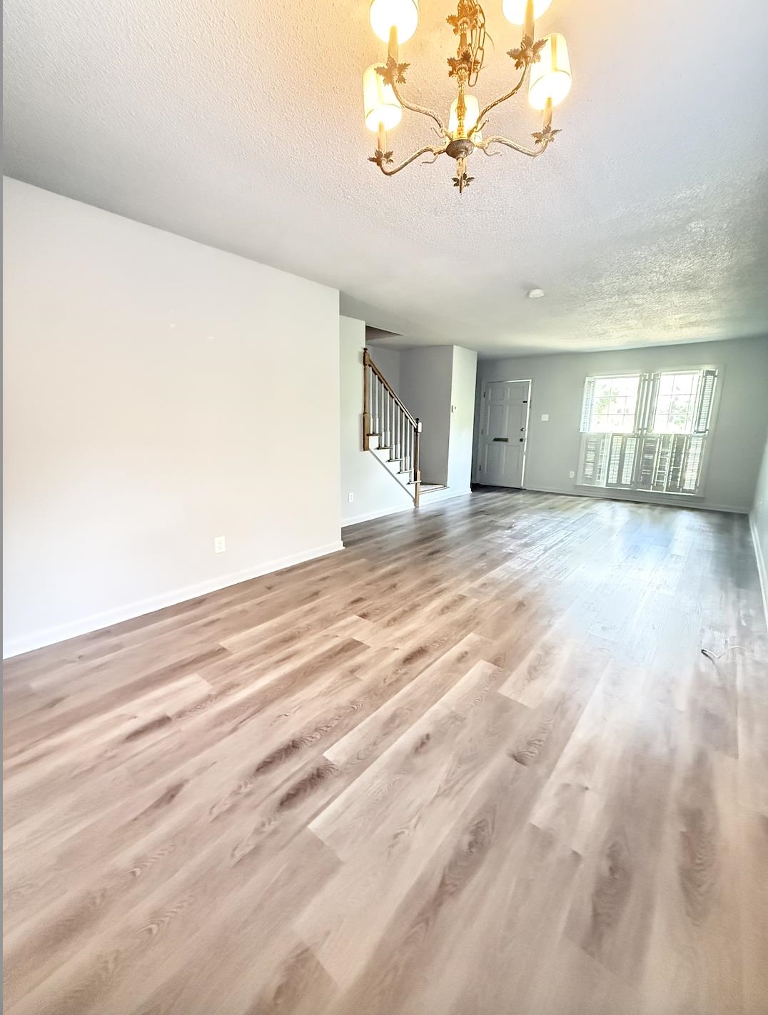 1503 Eastmoreland Ave Property Photo 3