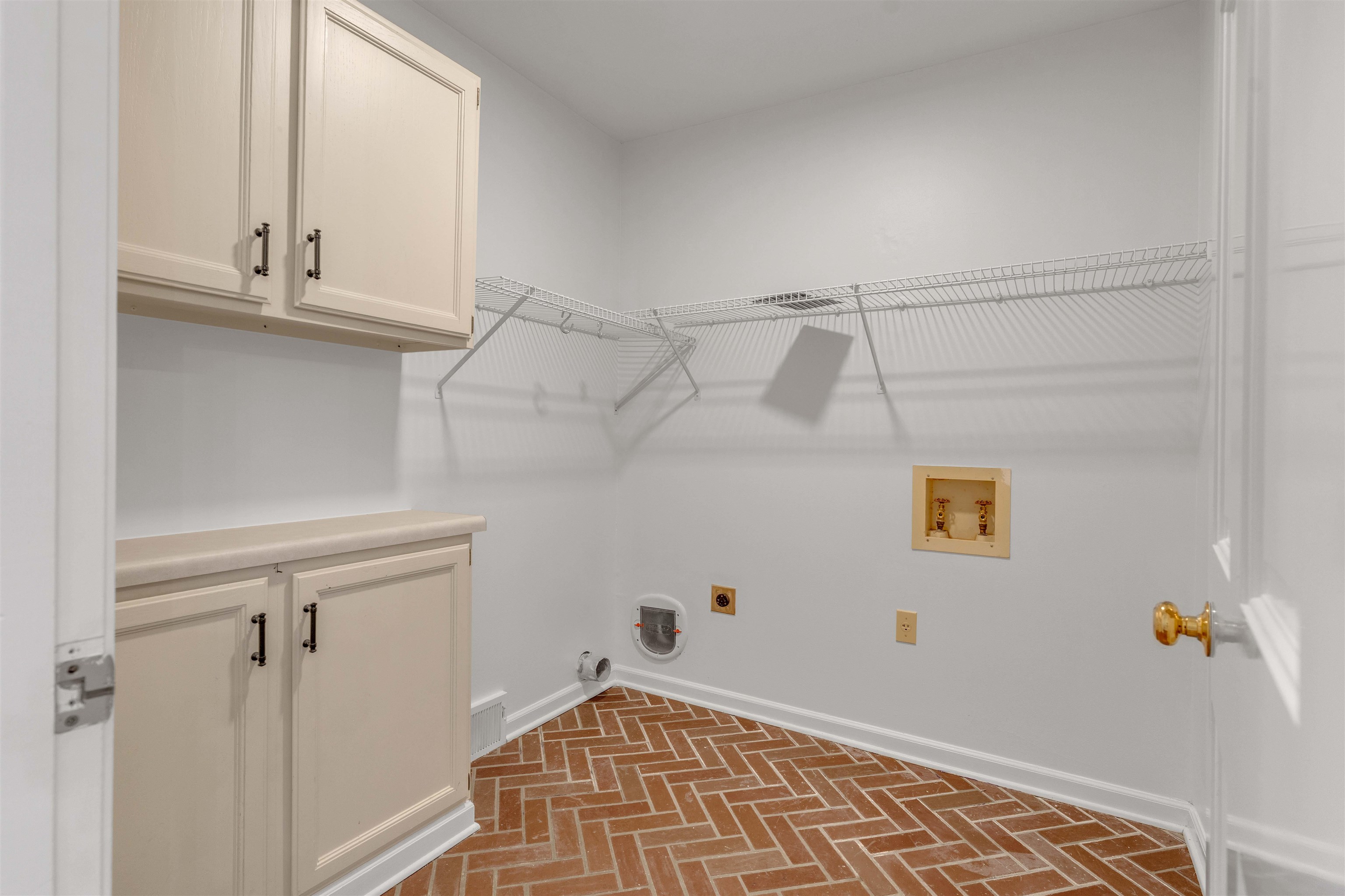 2391 Yester Oaks Dr Property Photo 13
