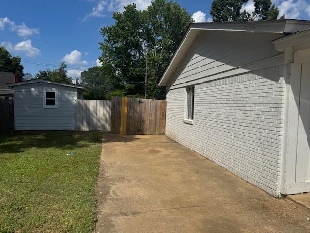 4334 Melwood St Property Photo 2