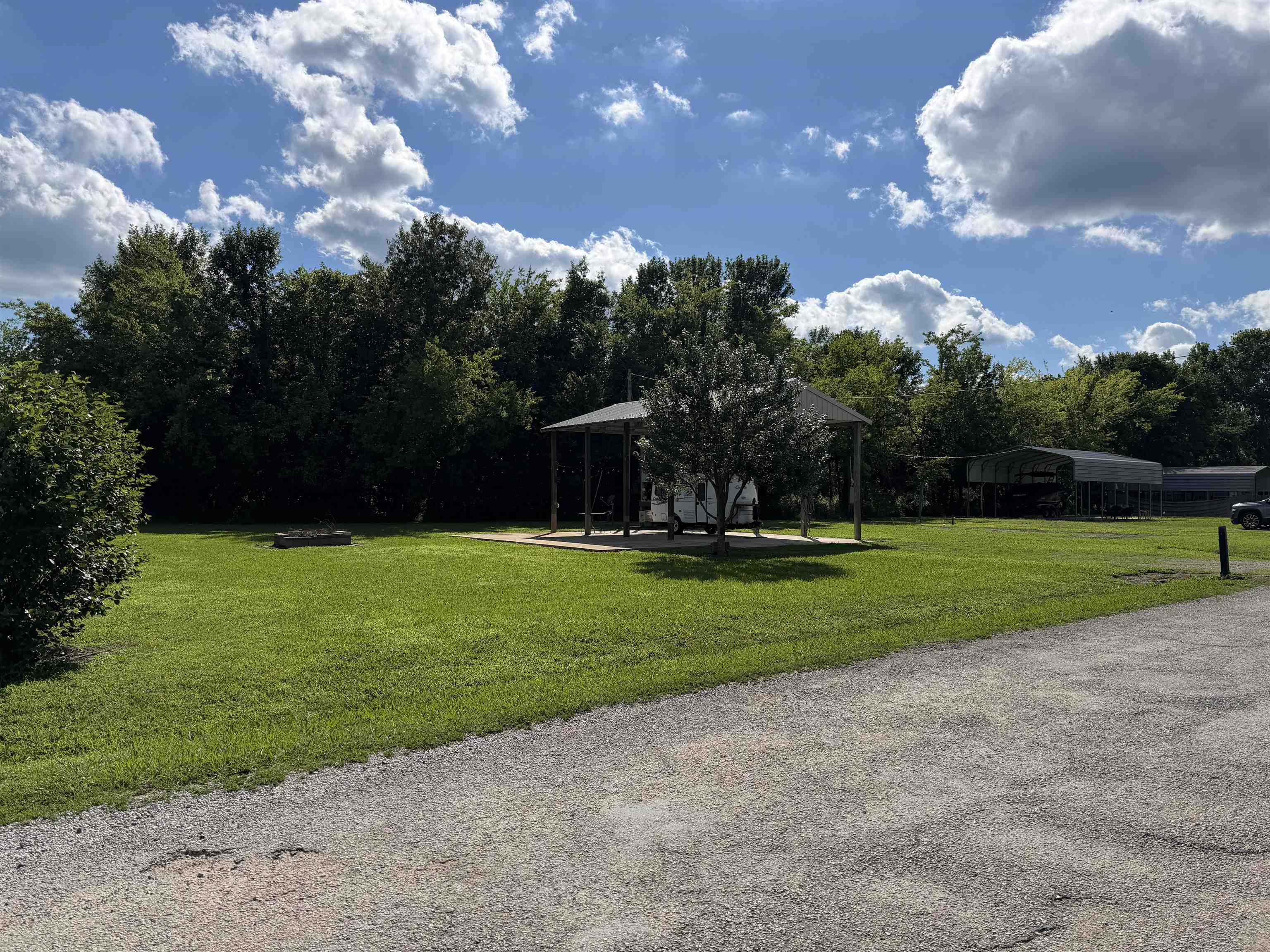 3045 Catfish Ln Property Photo 2