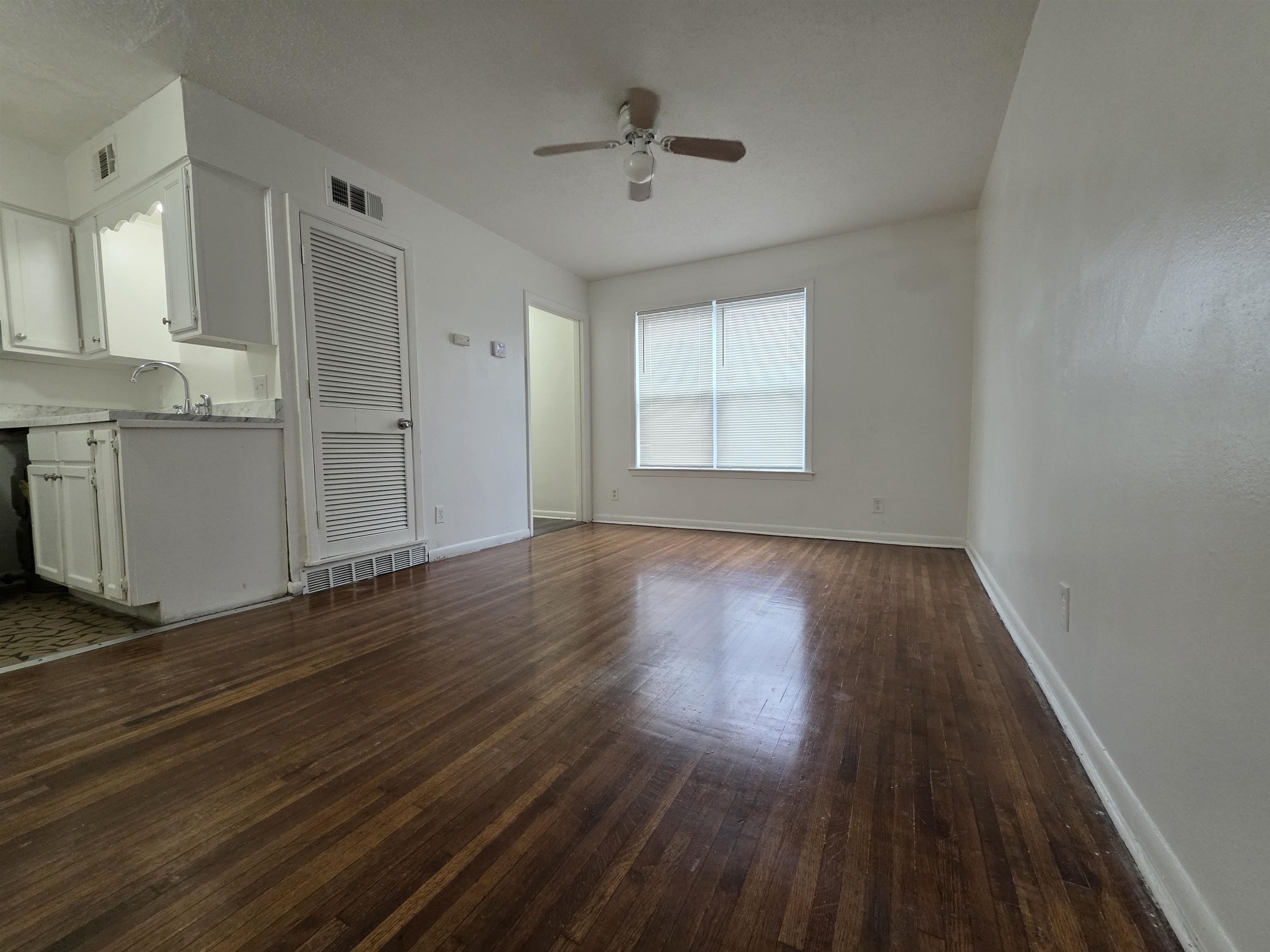 3969 Southlawn Ave Property Photo 6