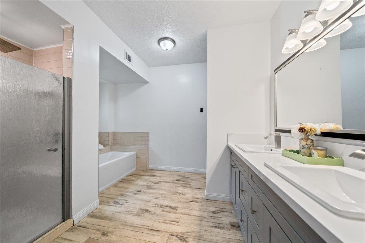 6736 Kirby Trace Cv Property Photo 8