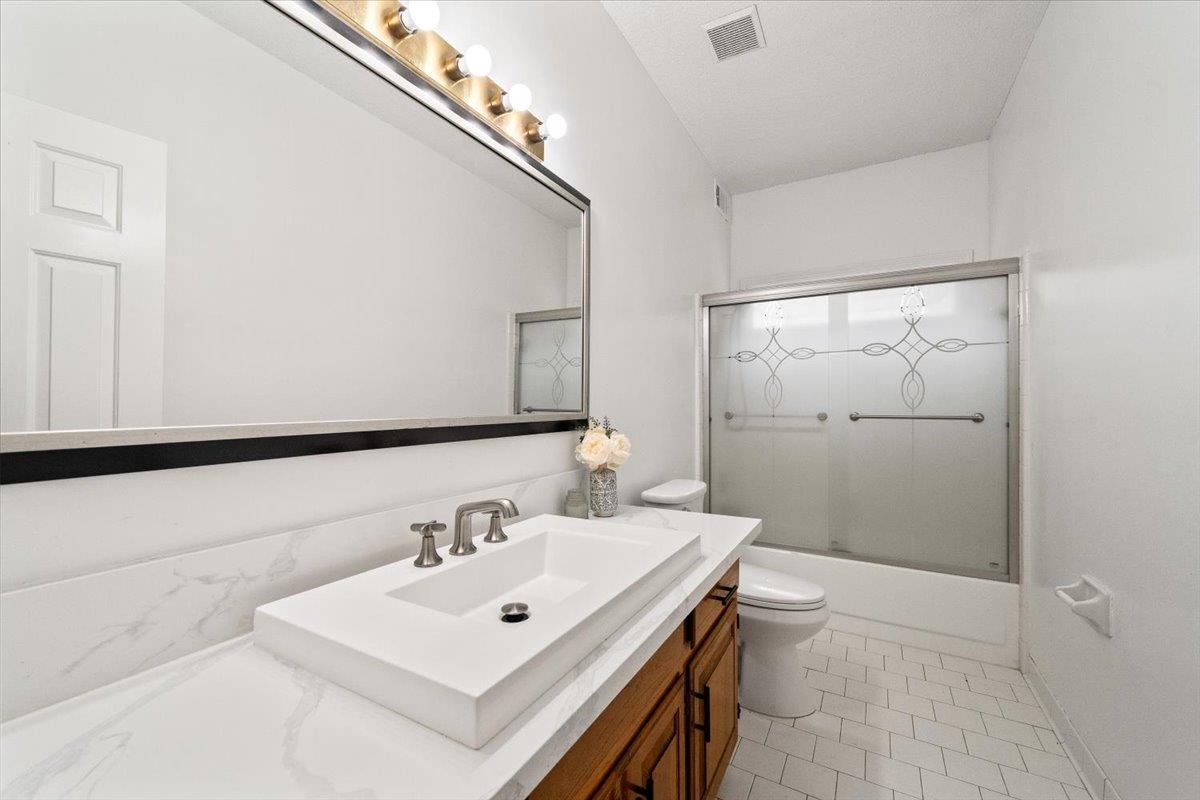 6736 Kirby Trace Cv Property Photo 10