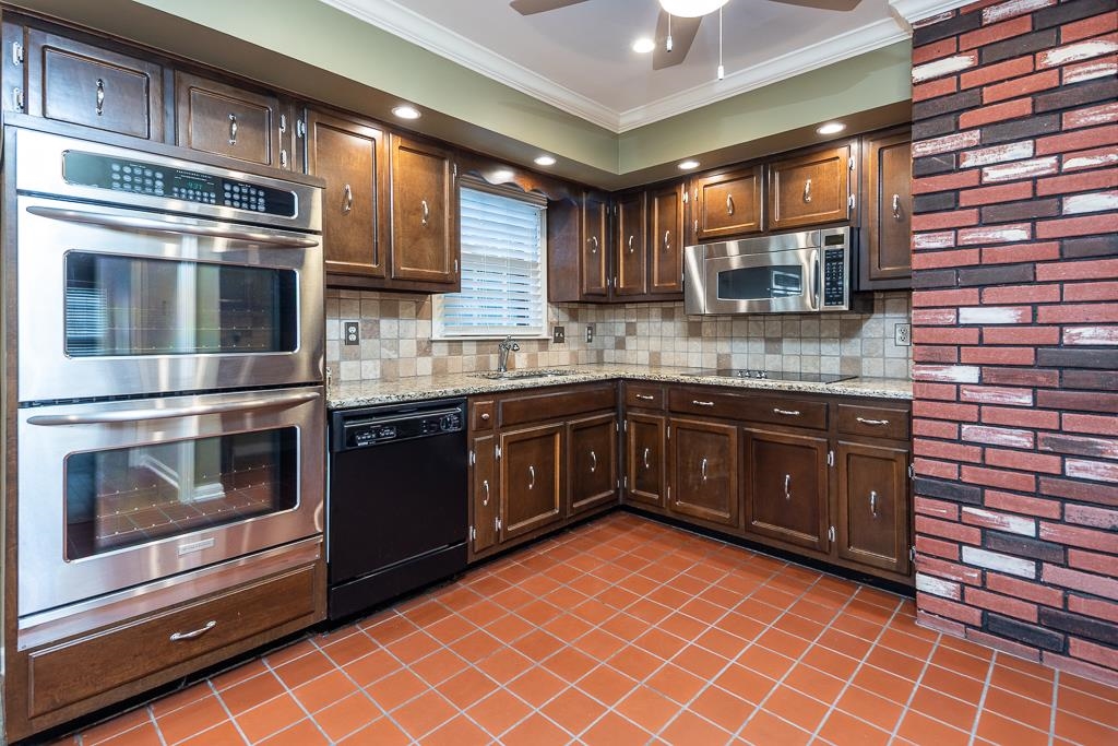 6869 Wytham Dr Property Photo 15