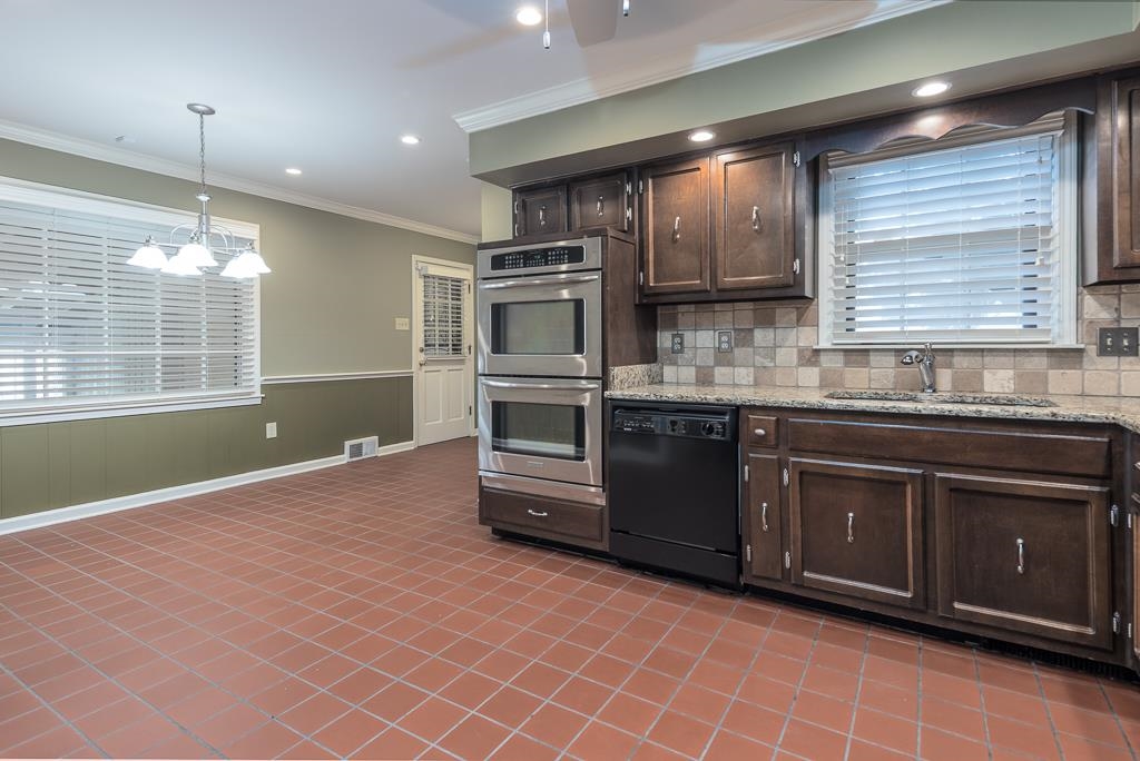 6869 Wytham Dr Property Photo 16
