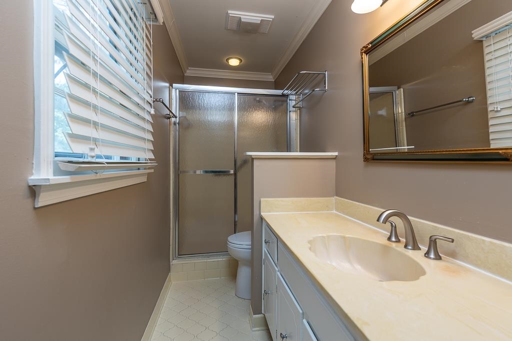 6869 Wytham Dr Property Photo 25