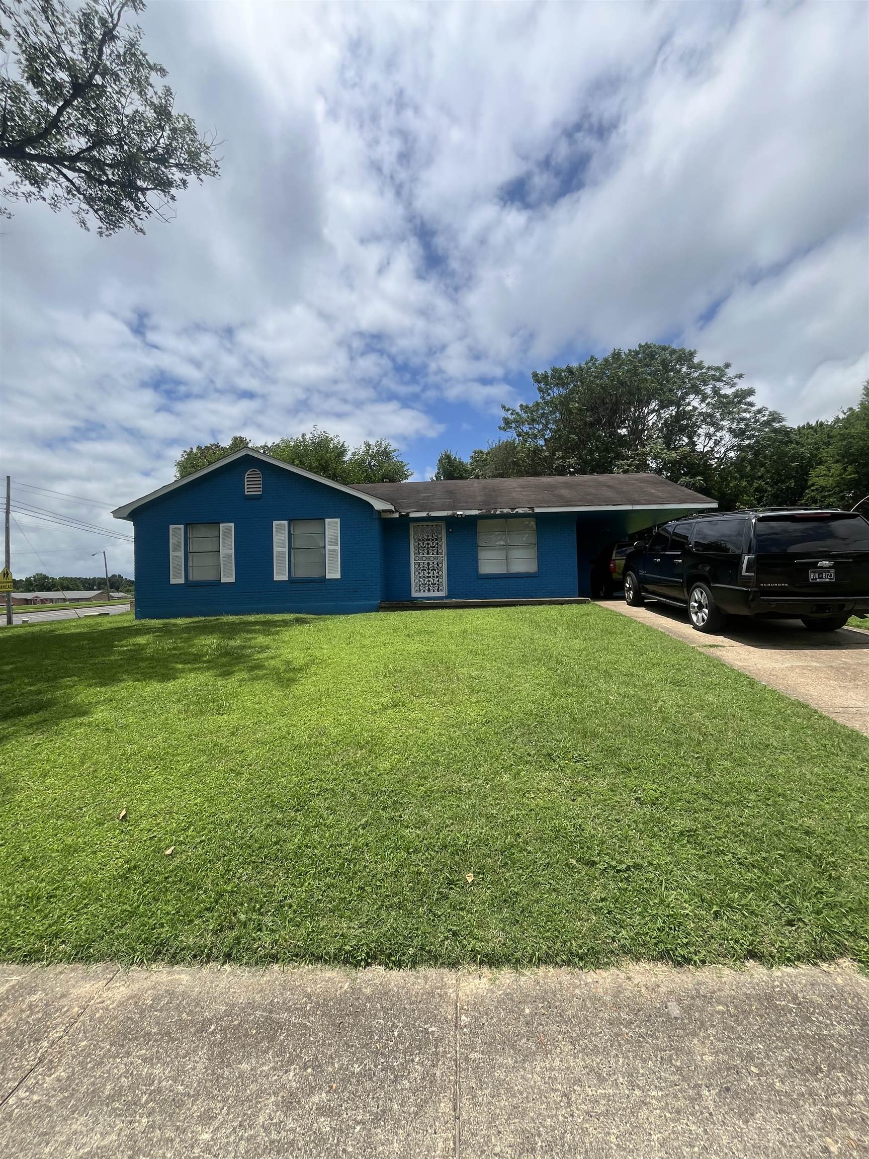 3867 W Valley St Property Photo 1