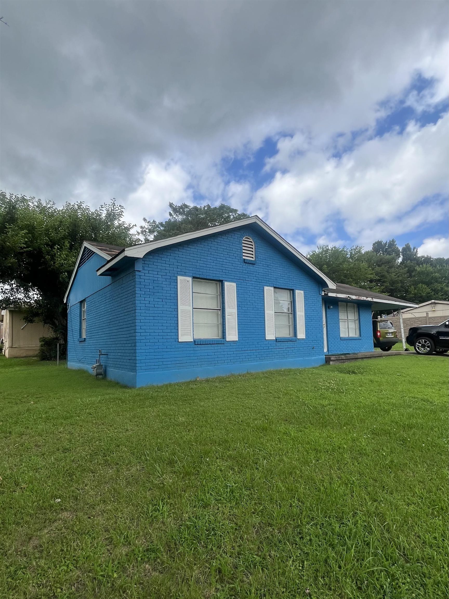 3867 W Valley St Property Photo 2