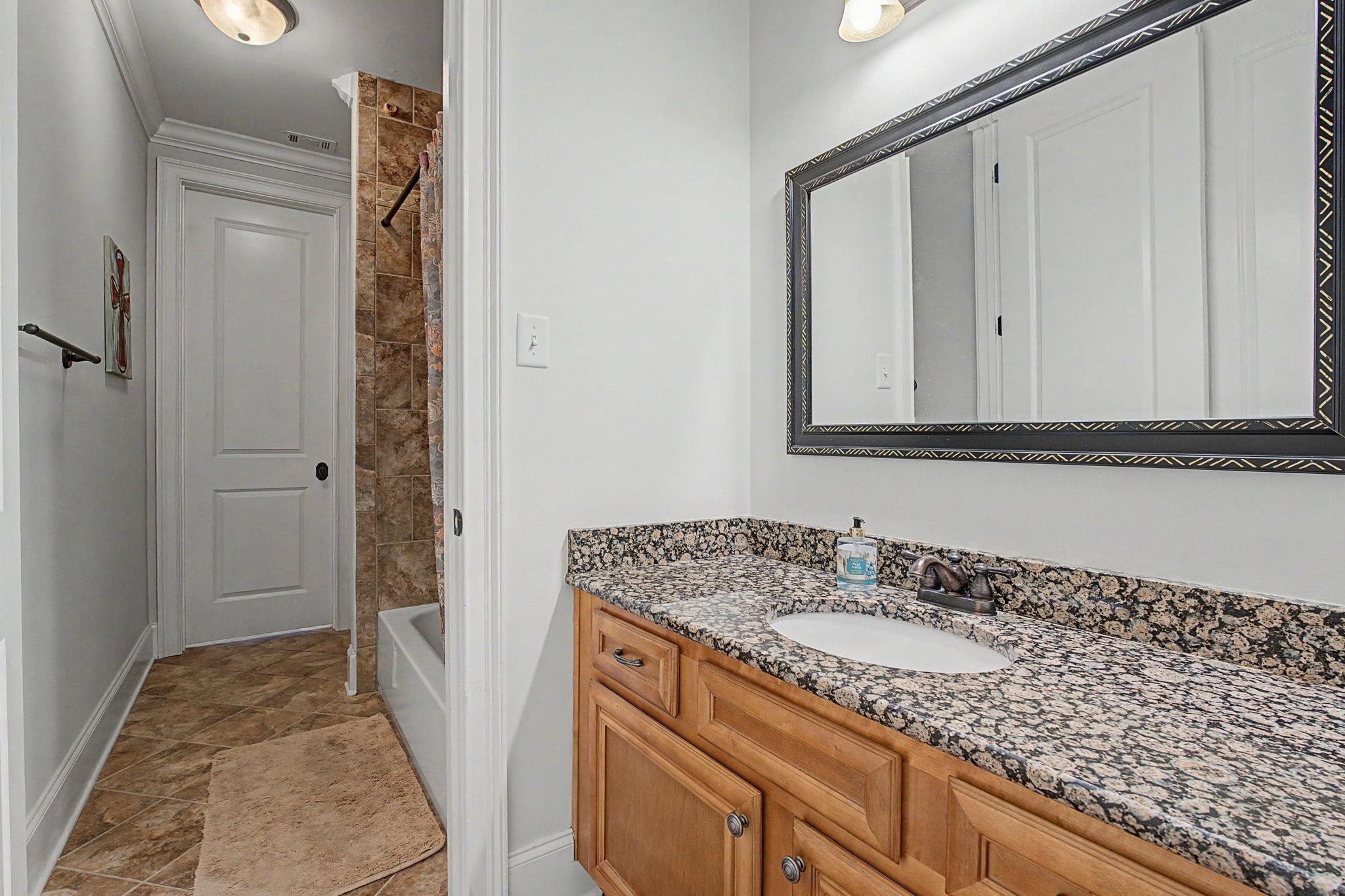 525 Ogilie Cv Property Photo 23
