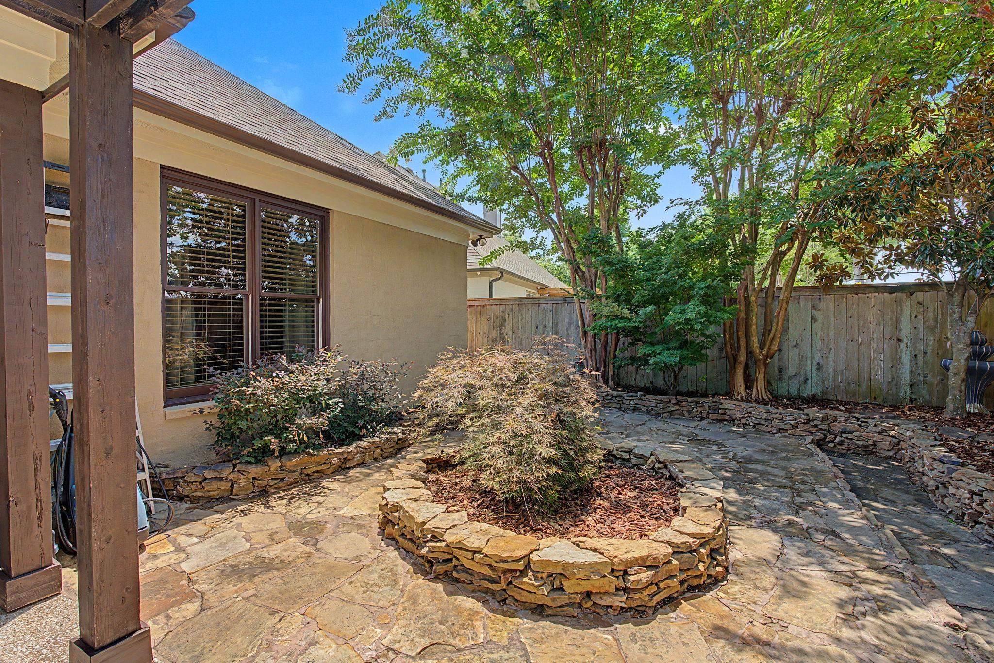 525 Ogilie Cv Property Photo 26
