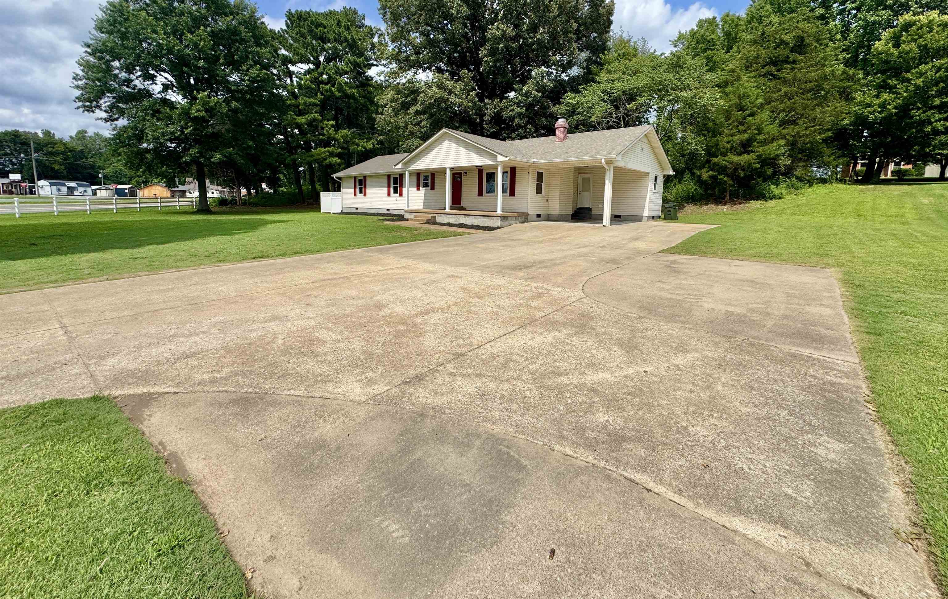 738 American Way Property Photo 8