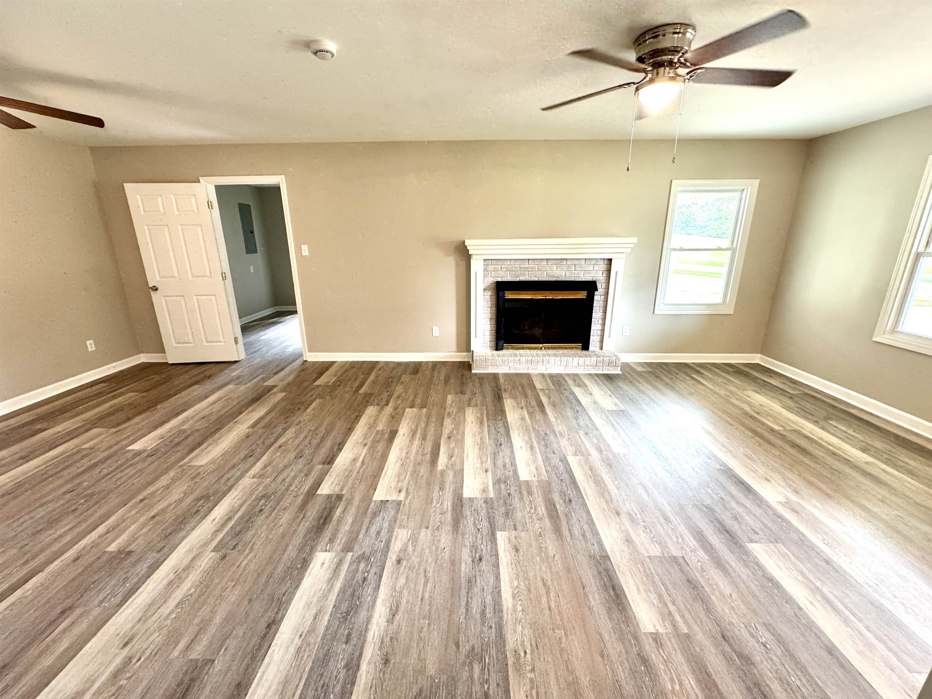738 American Way Property Photo 9