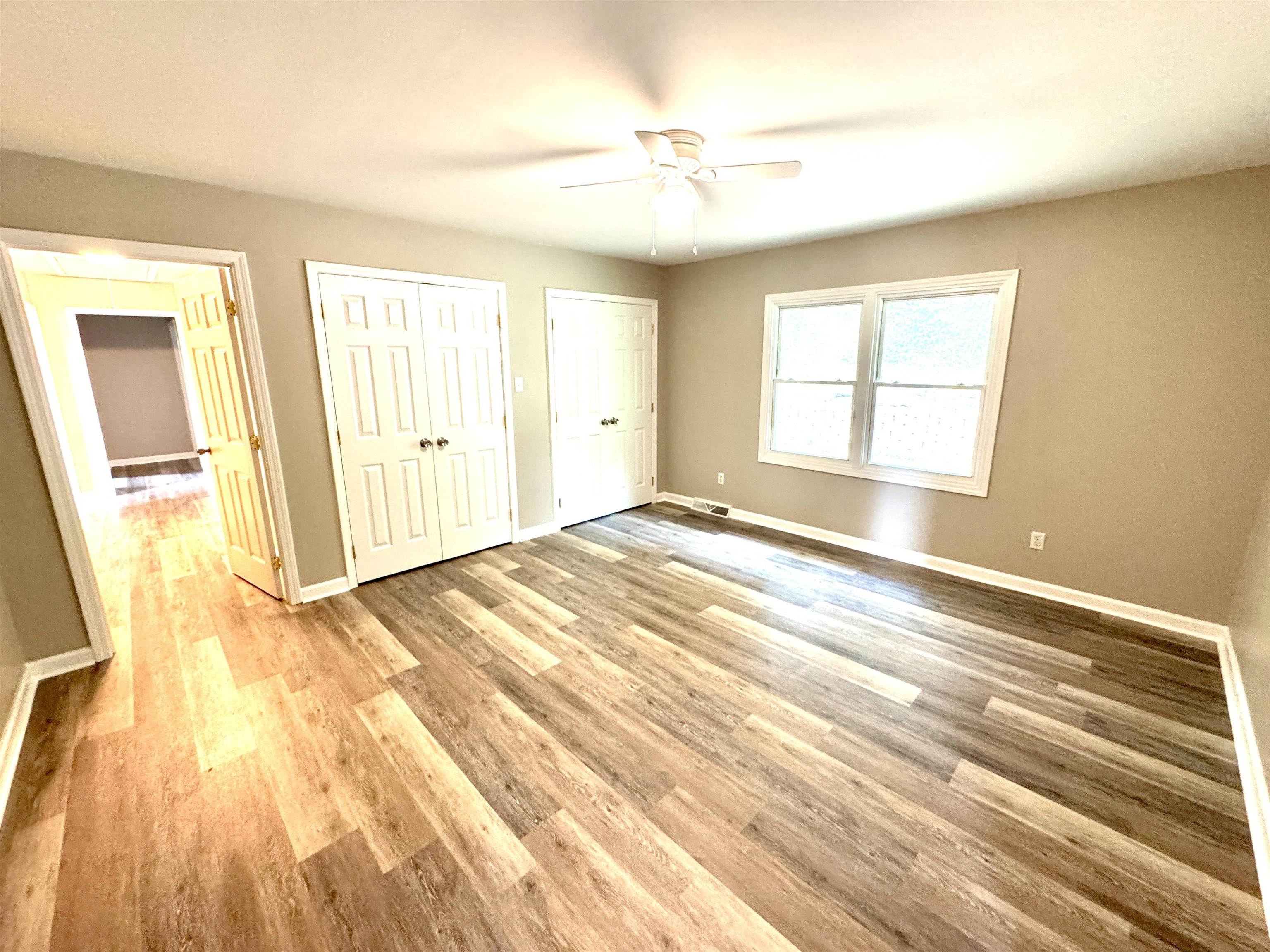 738 American Way Property Photo 13