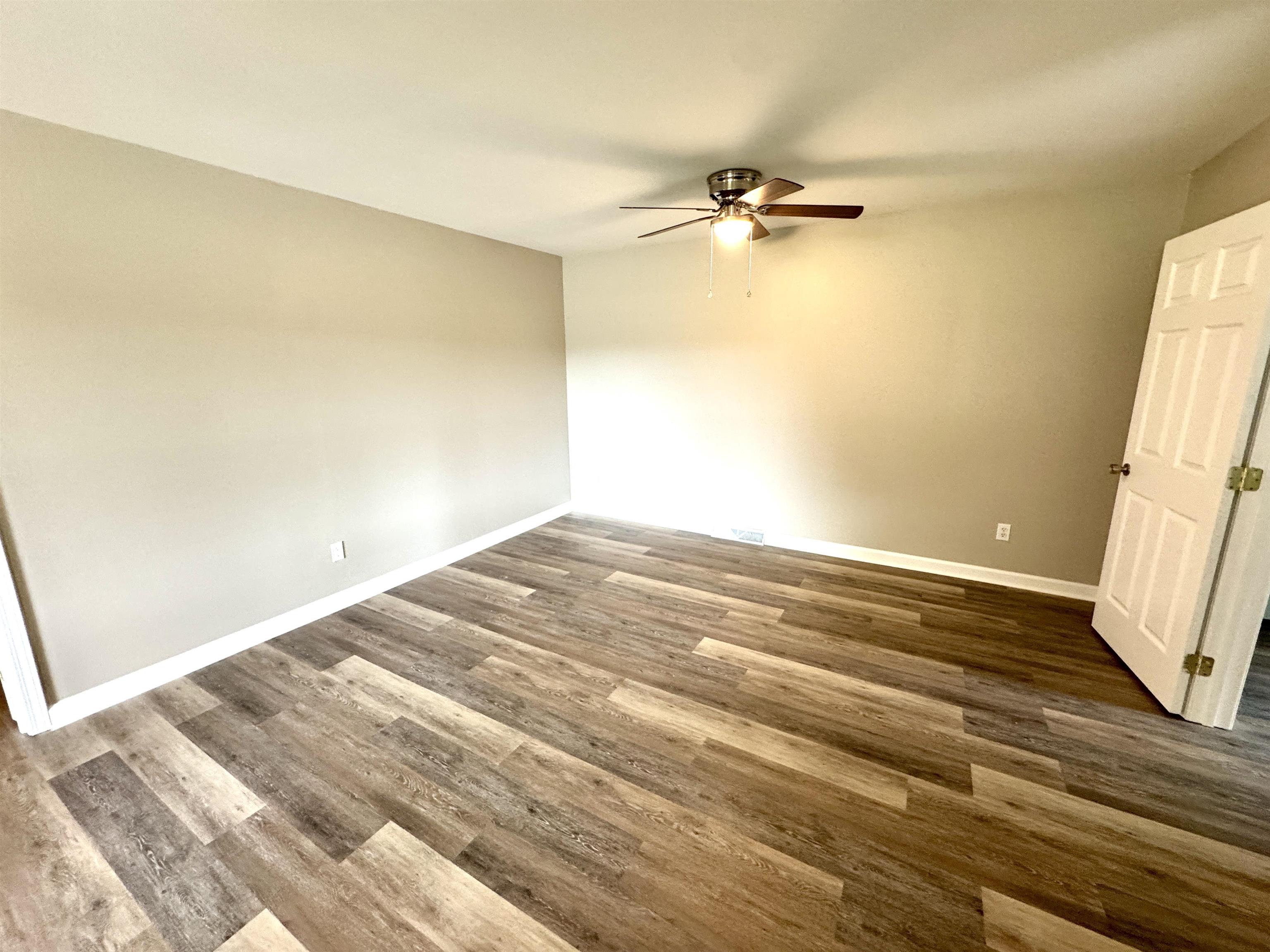 738 American Way Property Photo 14