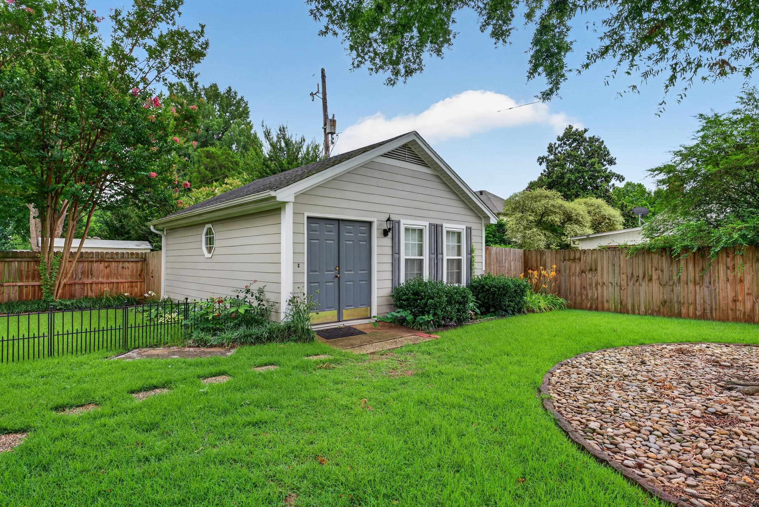 676 Rhetts Way Property Photo 3