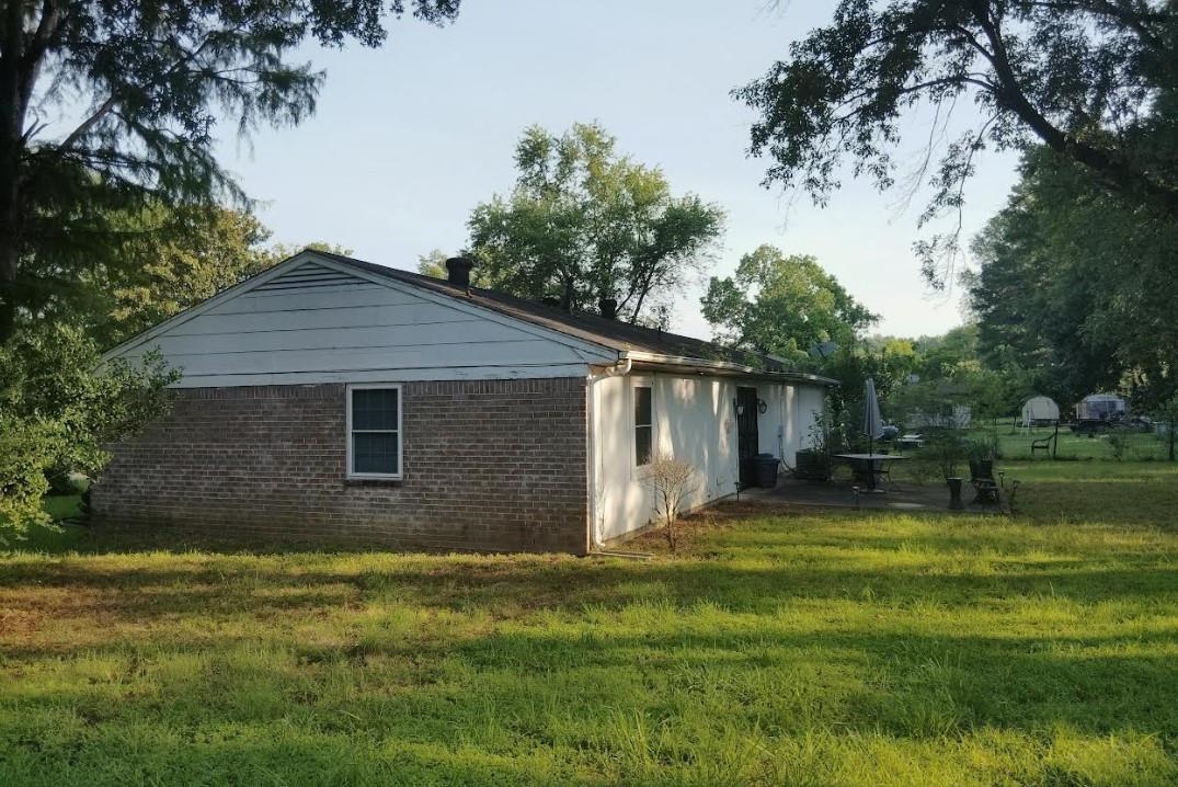 8160 Leighton Ln Property Photo 4