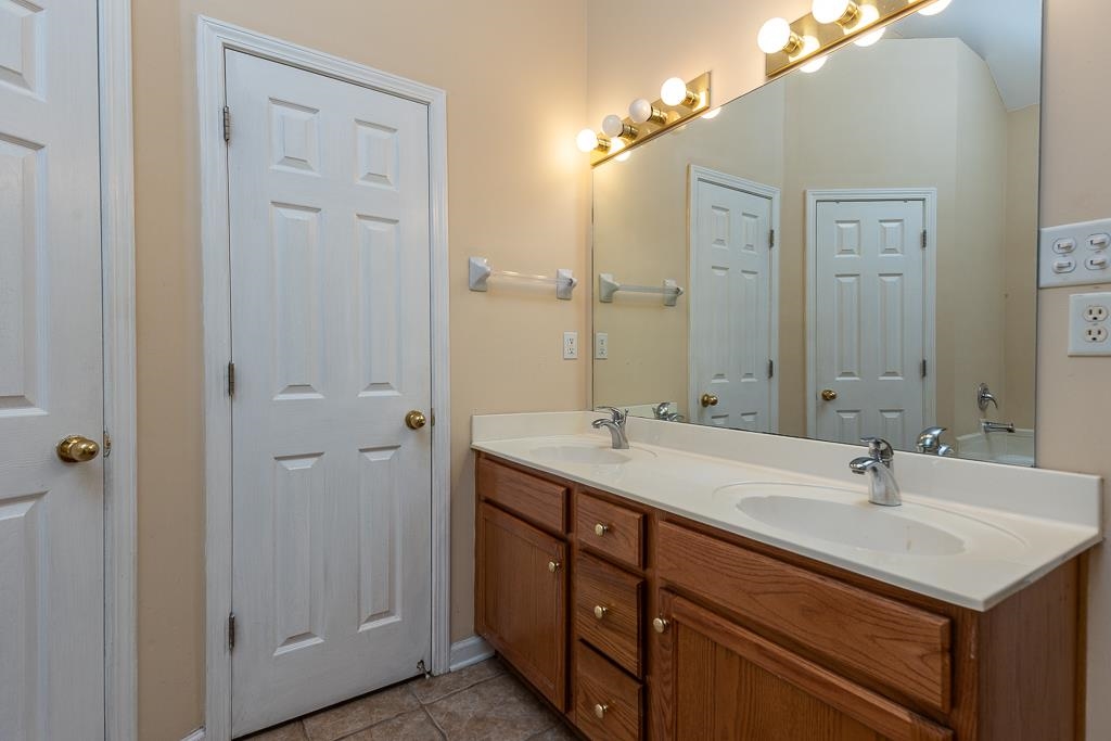 1317 Island Pl E Property Photo 16