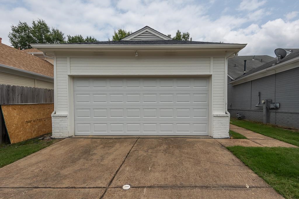 1317 Island Pl E Property Photo 23