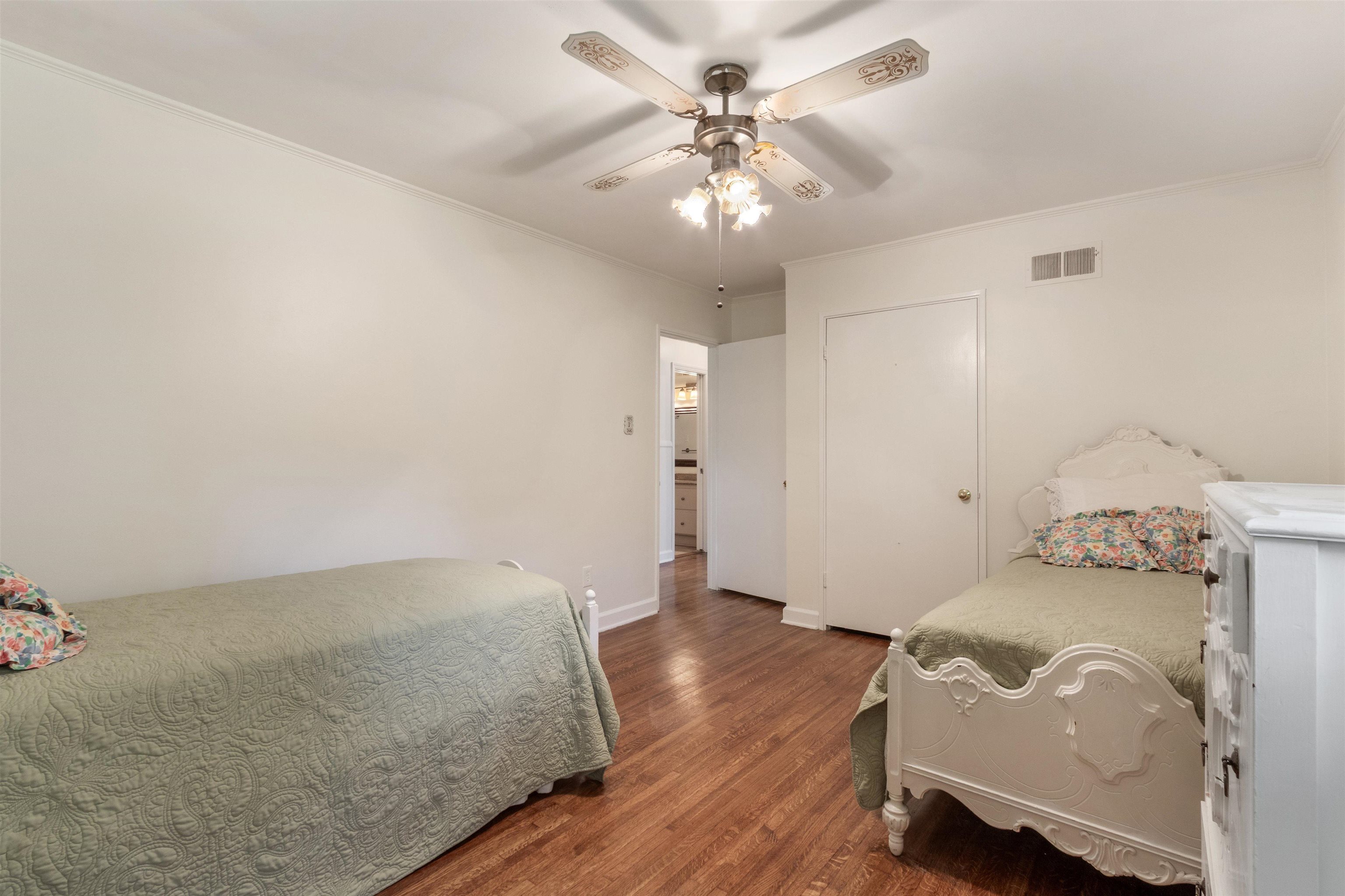 4967 Newhaven Ave Property Photo 24