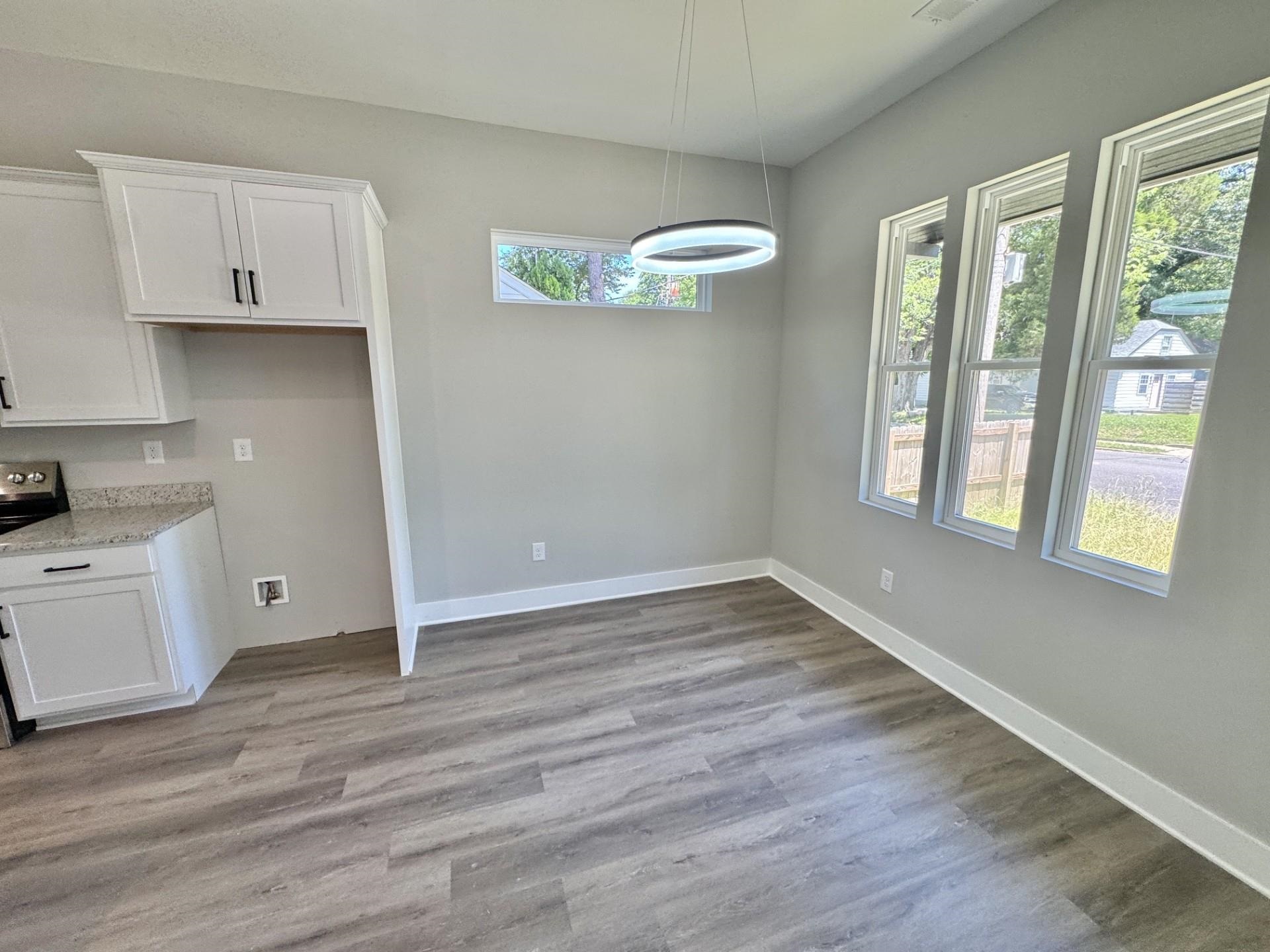 287 N Hollywood St Property Photo 5