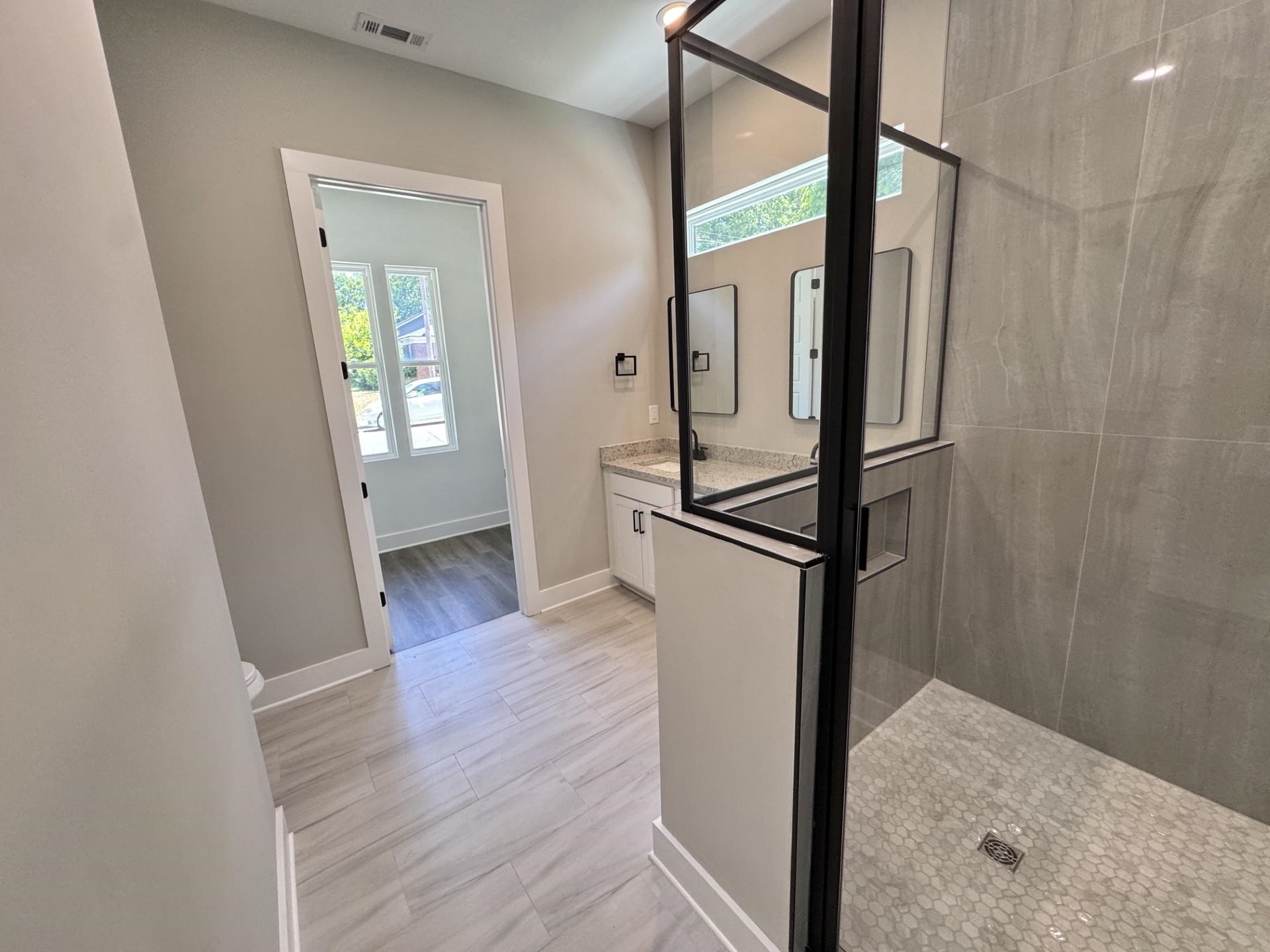 287 N Hollywood St Property Photo 11